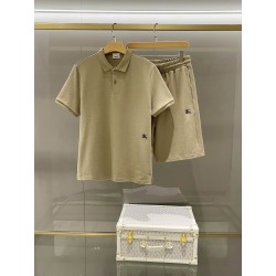 버버리 Burberry  반소매와 반바지 한 벌