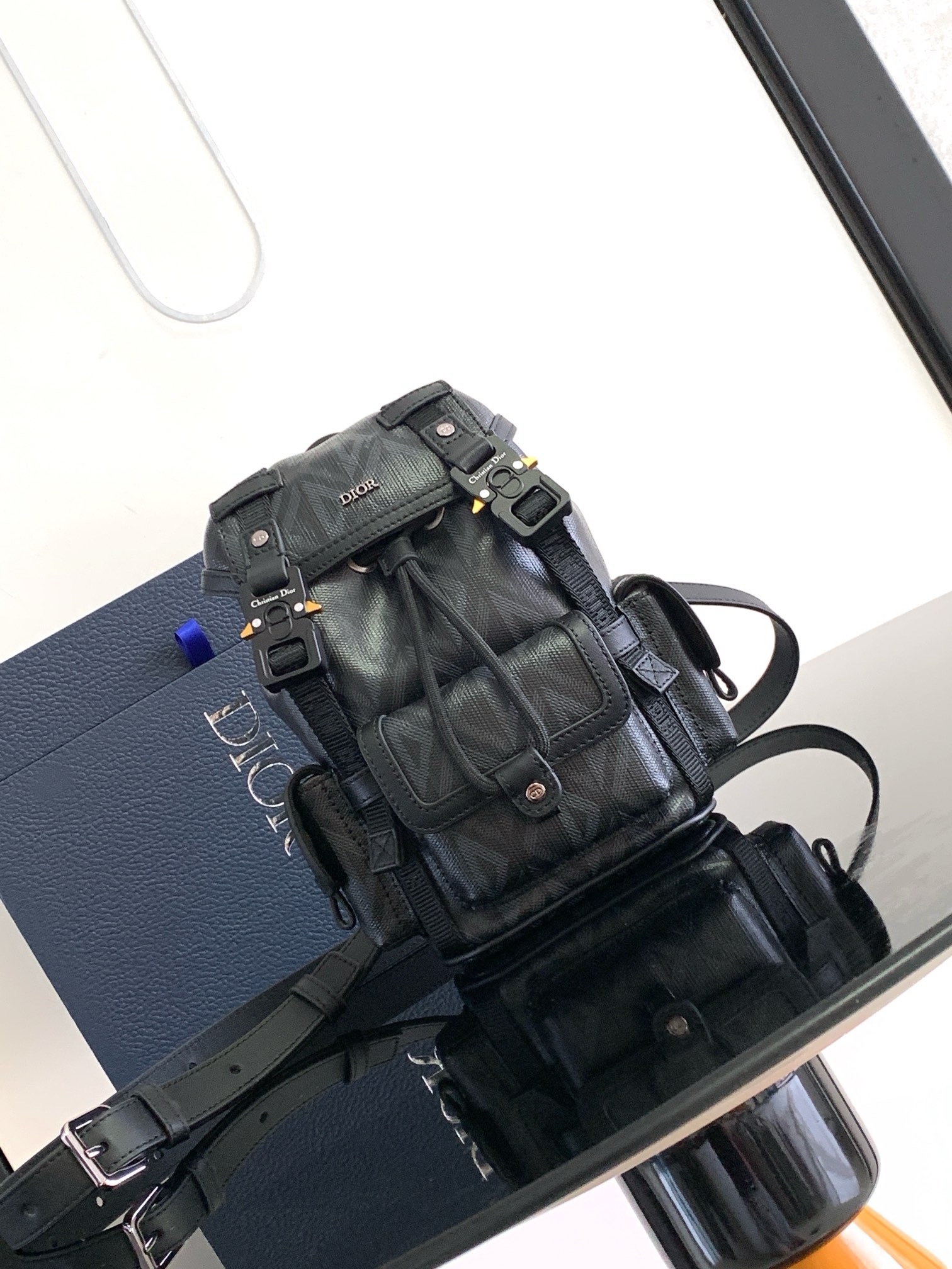 디올 Dior Hit the road 미니 백팩 18.5CM