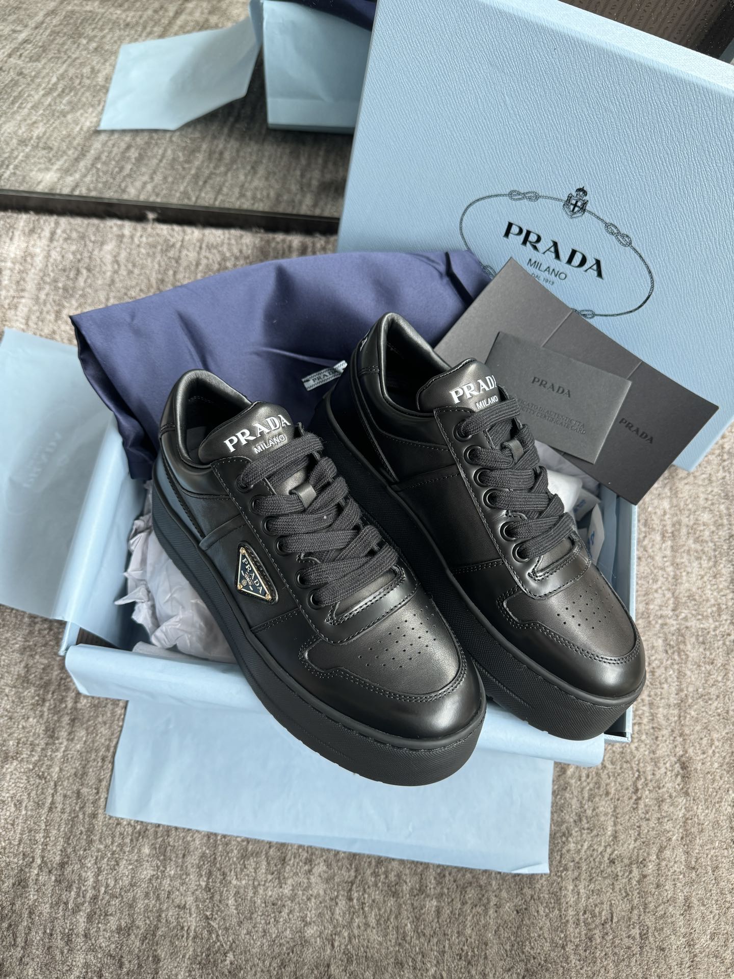 프라다 Prada 스니커즈