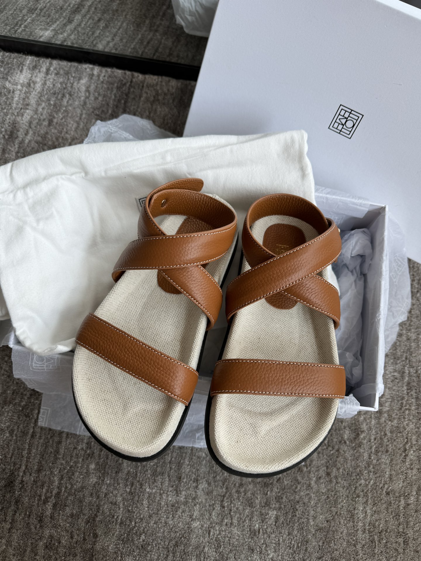 토템 Toteme 샌들