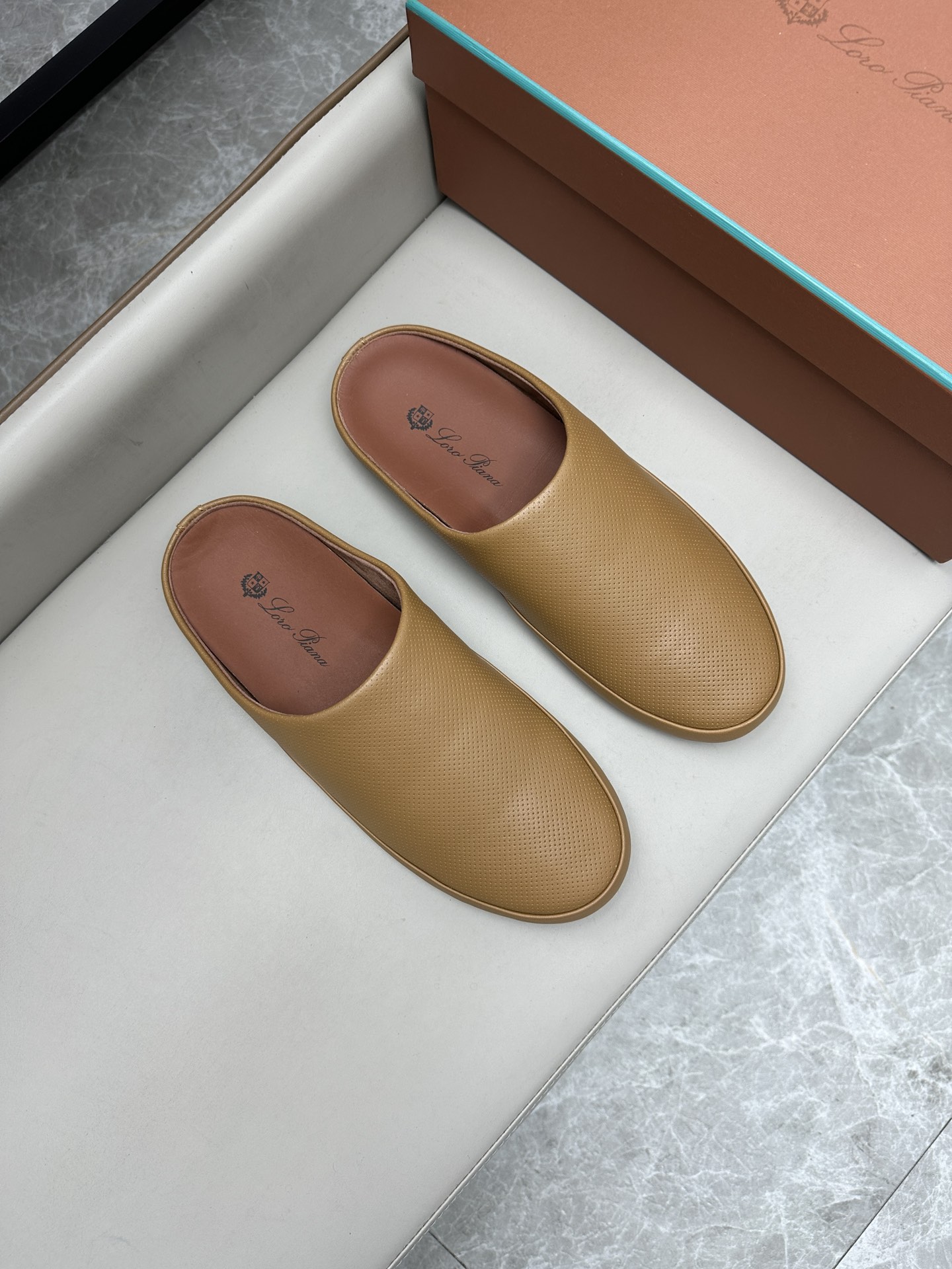 로로피아나 Loro Piana 슬리퍼