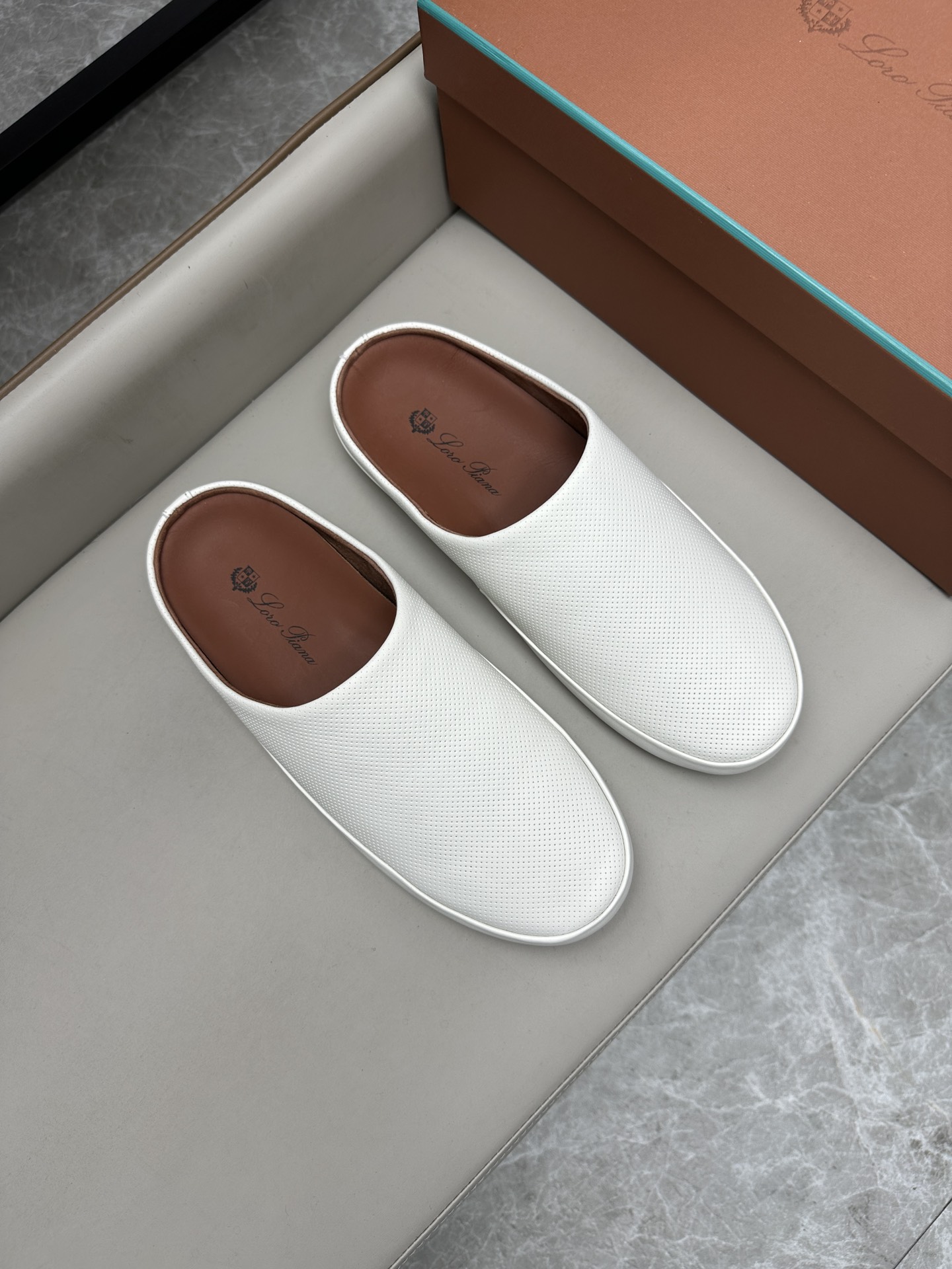 로로피아나 Loro Piana 슬리퍼