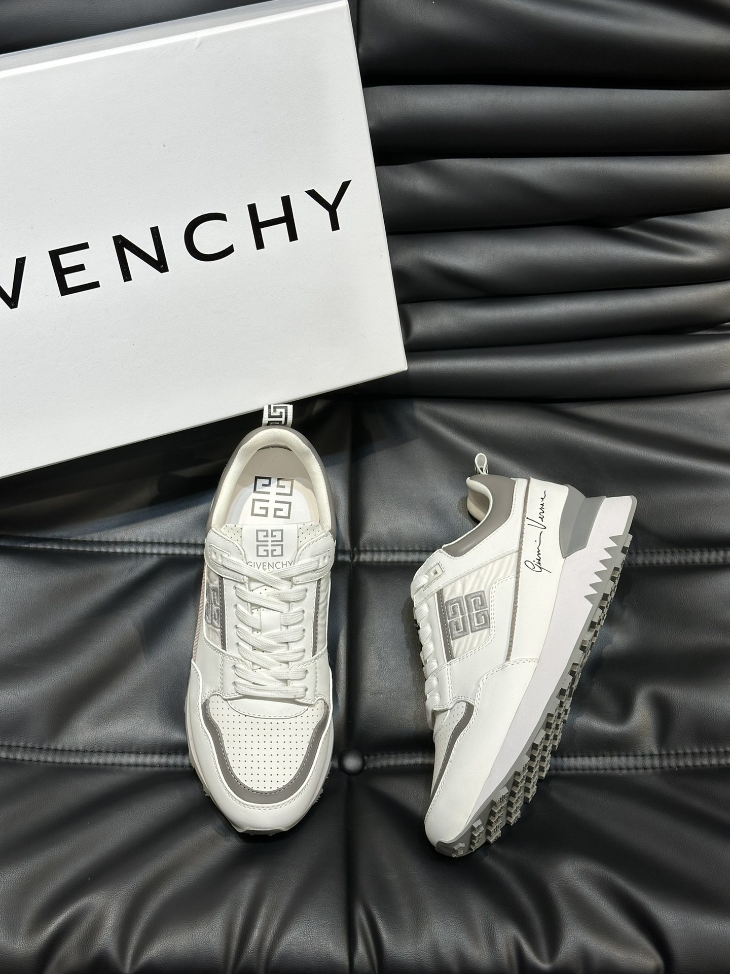 지방시 Givenchy 스니커즈