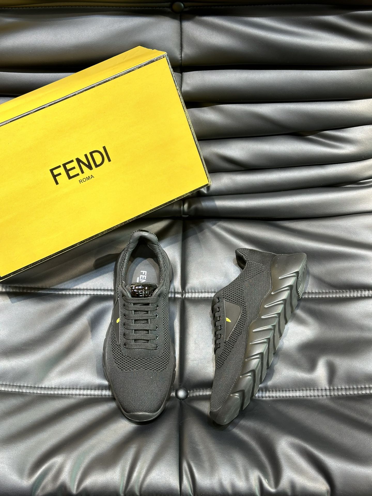 펜디 FENDI 스니커즈