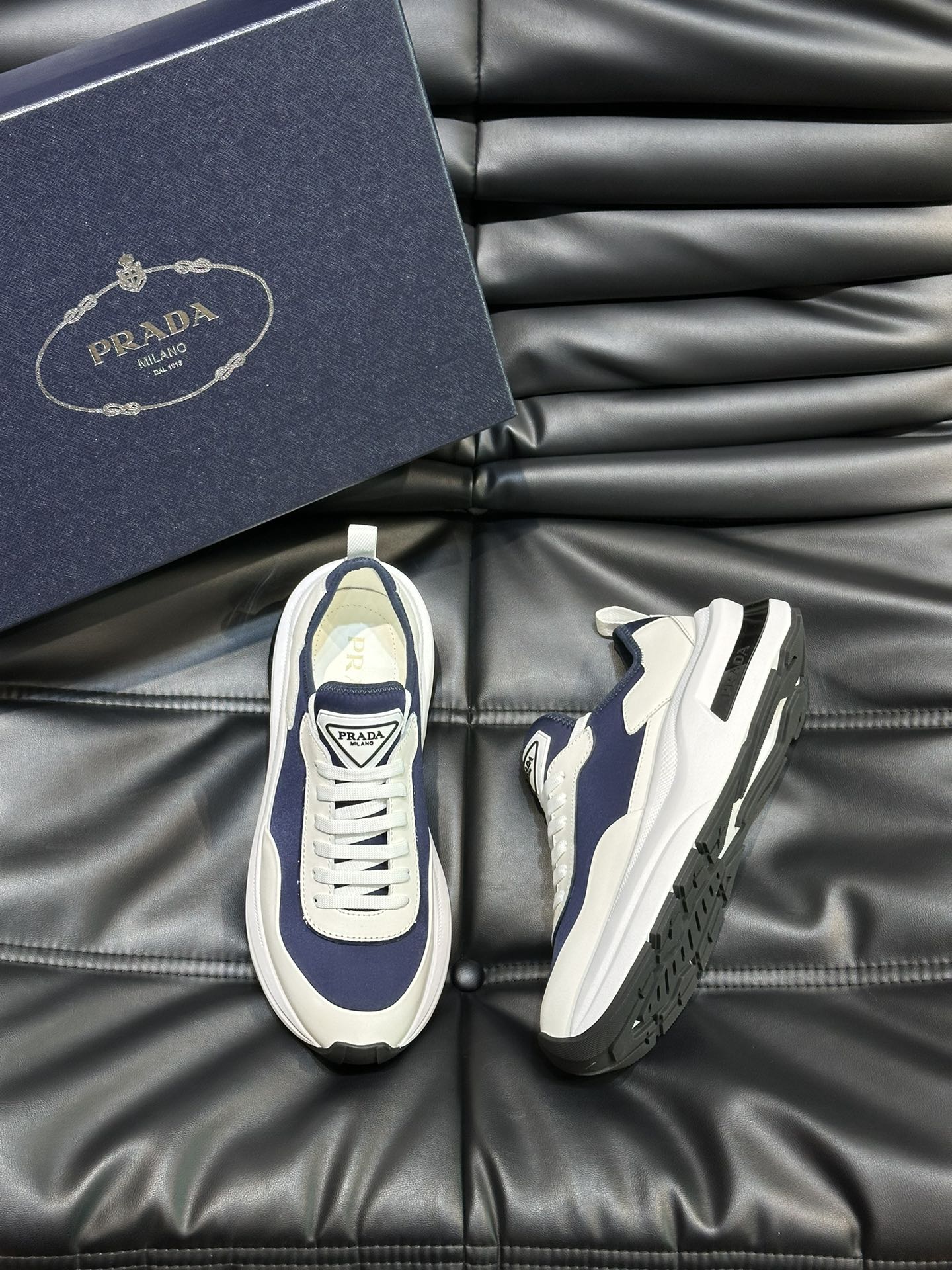 프라다 Prada 스니커즈