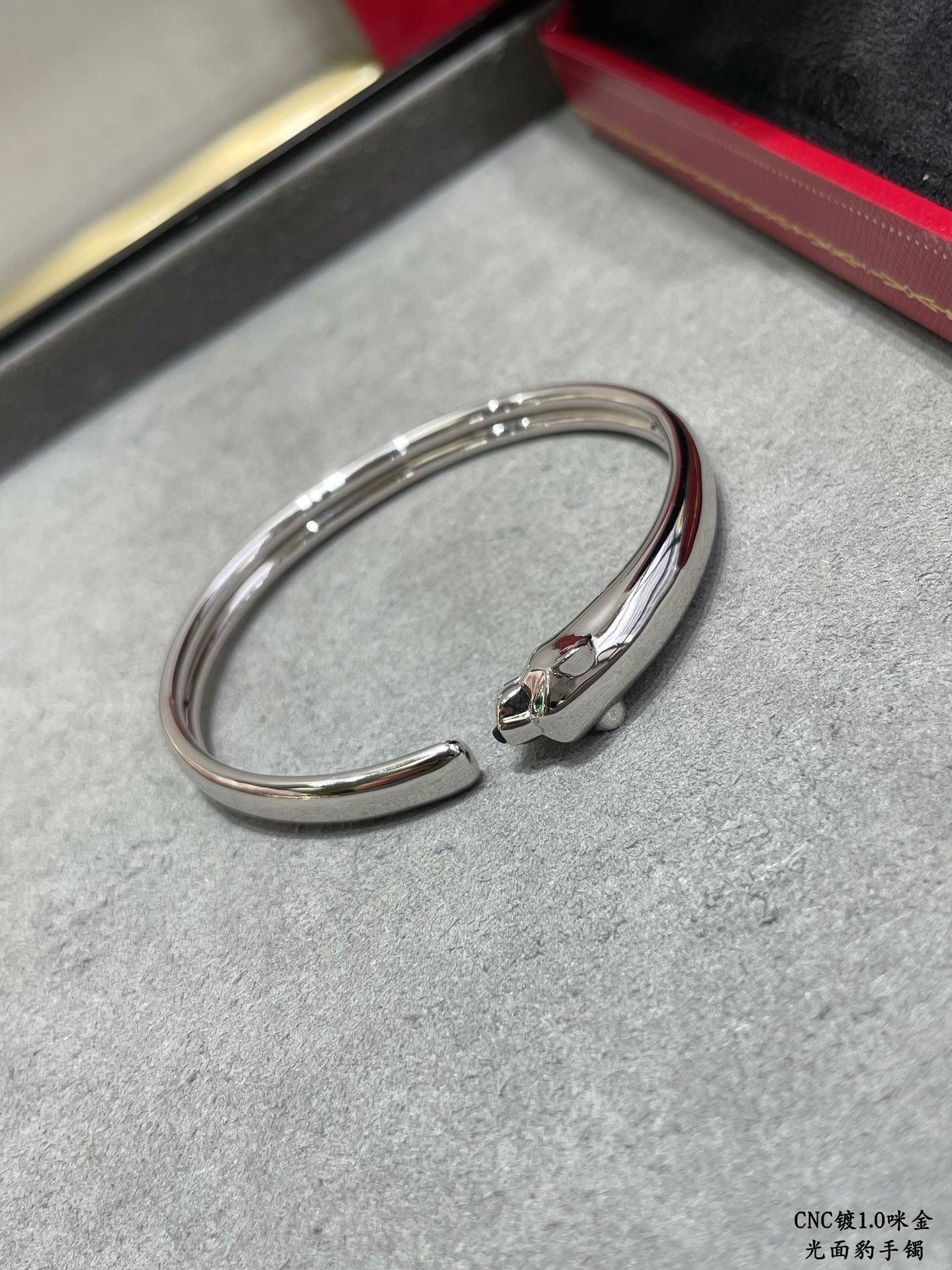 까르띠에 Cartier PANTHÈRE DE CARTIER 팬더 드 까르띠에 팔찌 화이트 골드