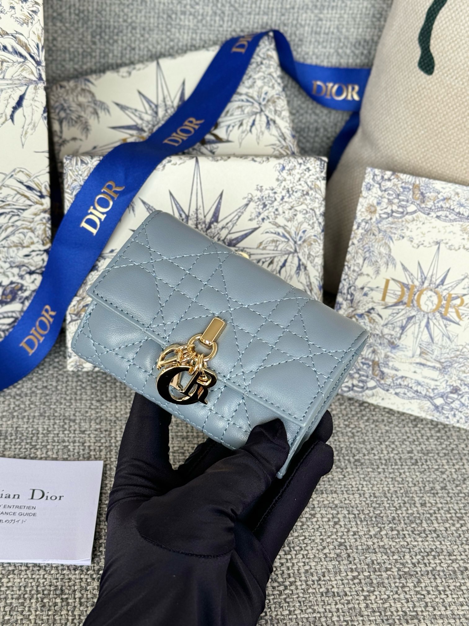 디올 Dior Glycine S0966ONMJ-M413 지갑 11CM