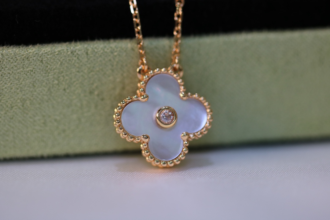 반클리프 Van Cleef & Arpels 목걸이