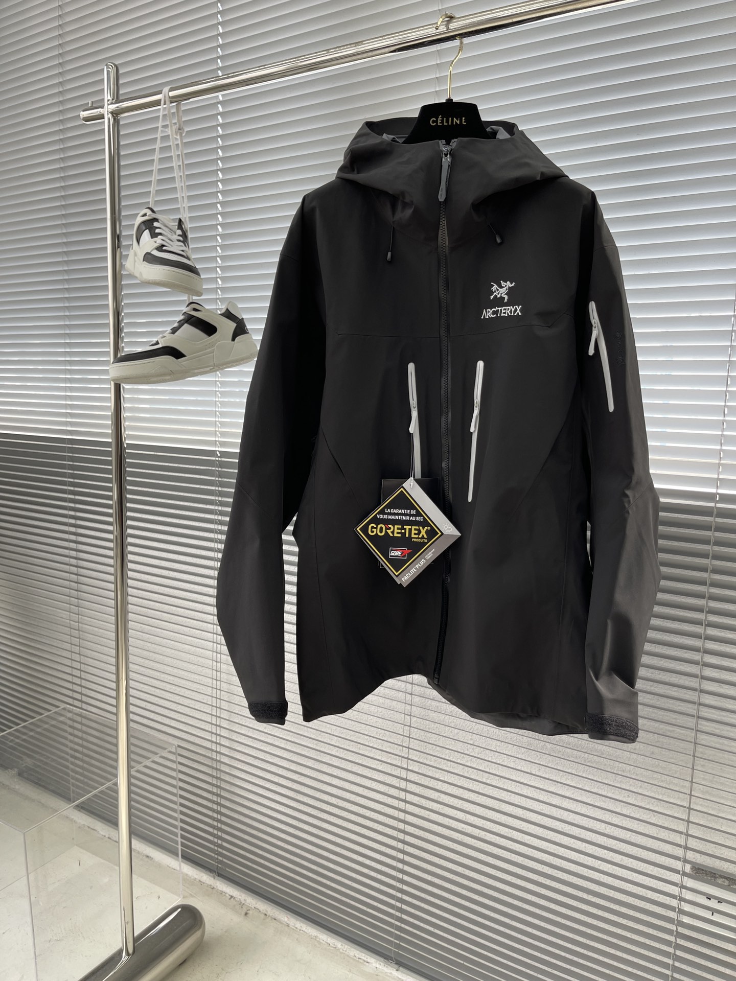 아크테릭스 ARC'TERYX 재킷