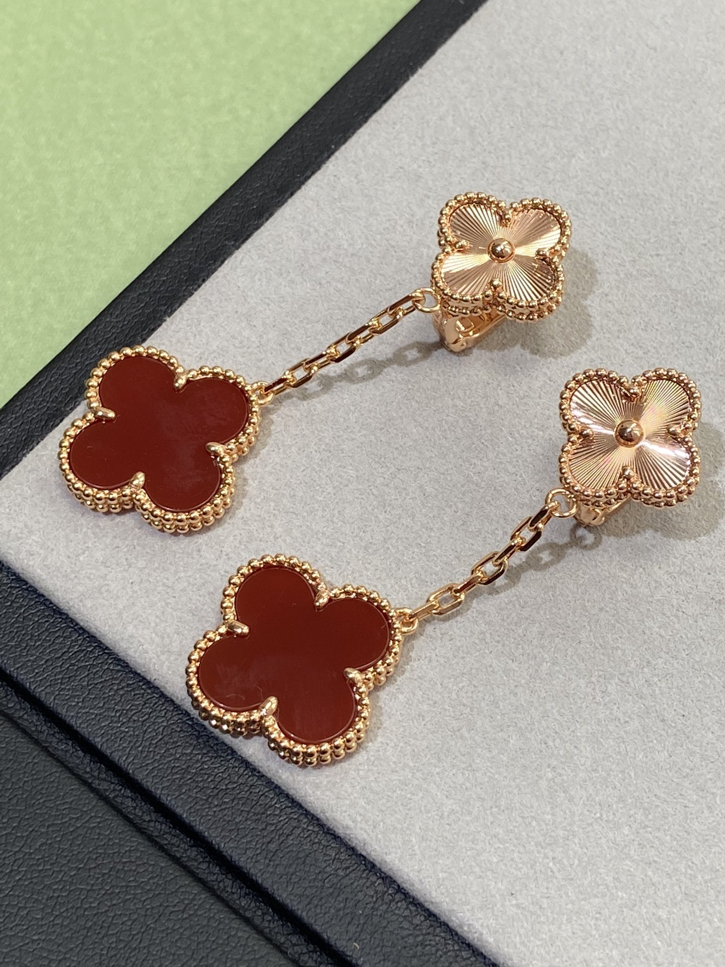 반클리프 Van Cleef & Arpels 알함브라 Alhambra 귀걸이
