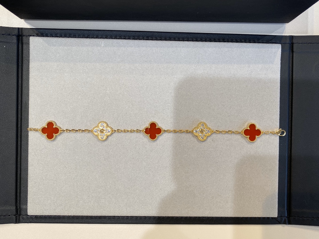 반클리프 Van Cleef & Arpels 팔찌