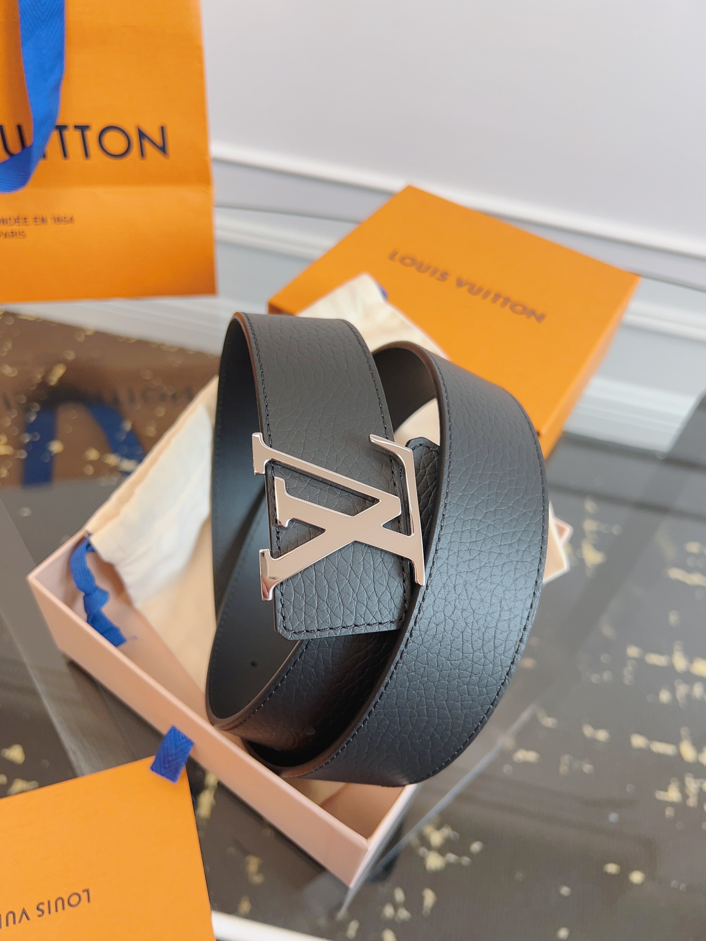 루이비통 Louis Vuitton 벨트 40mm