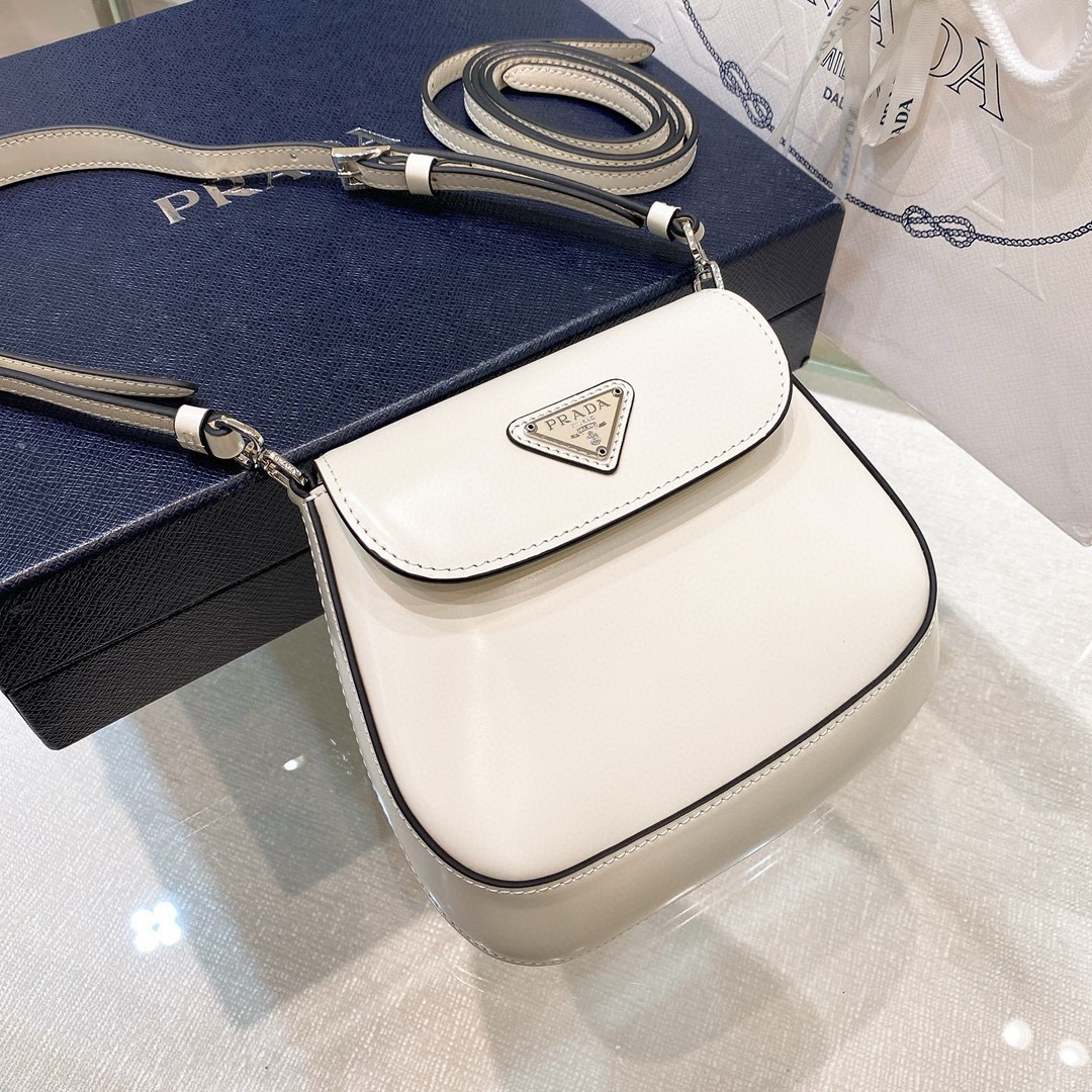 프라다 Prada Cleo Mini 숄더백 17CM