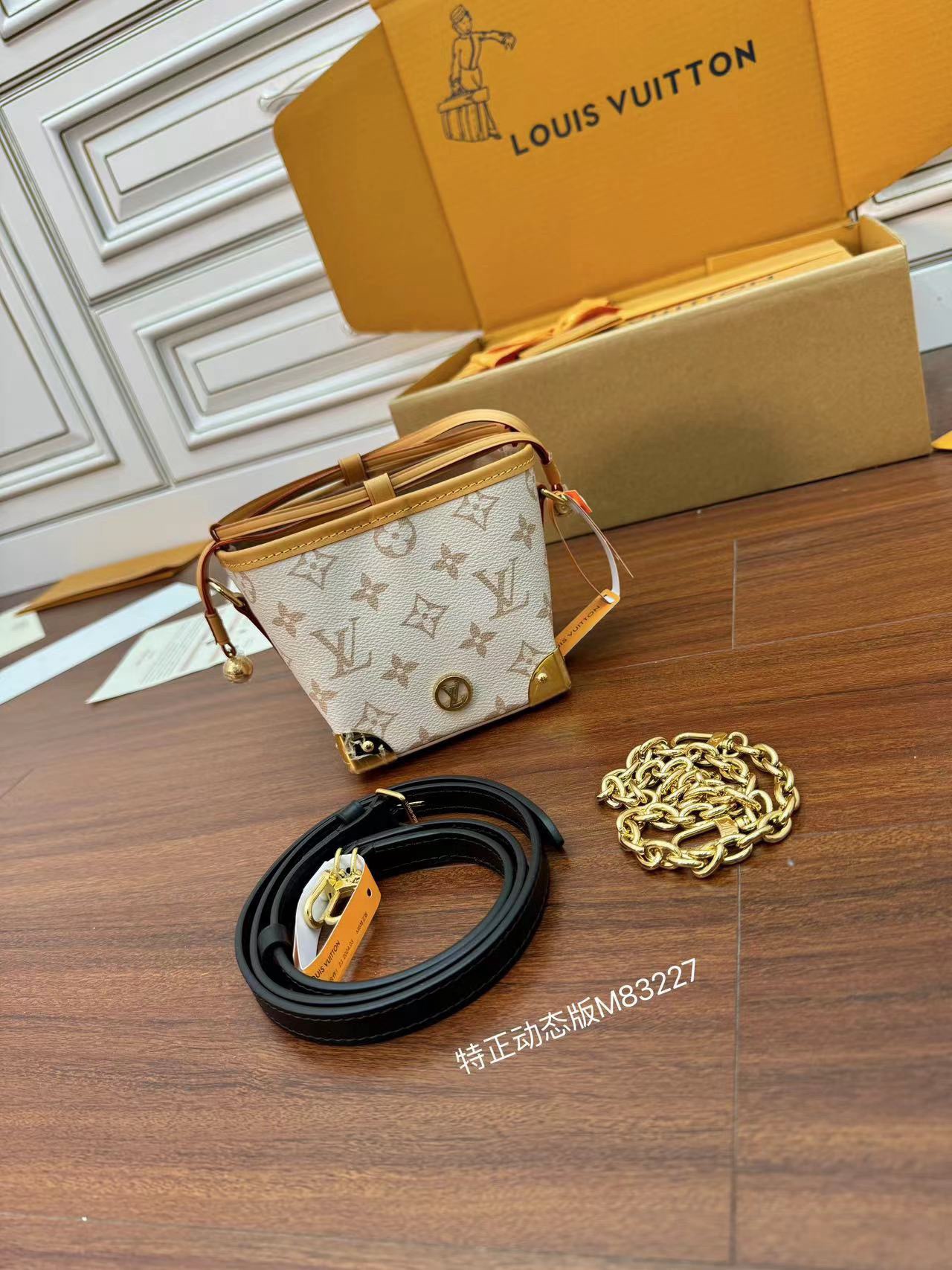 루이비통 Louis Vuitton M83227 미니 버킷 백 11.5CM