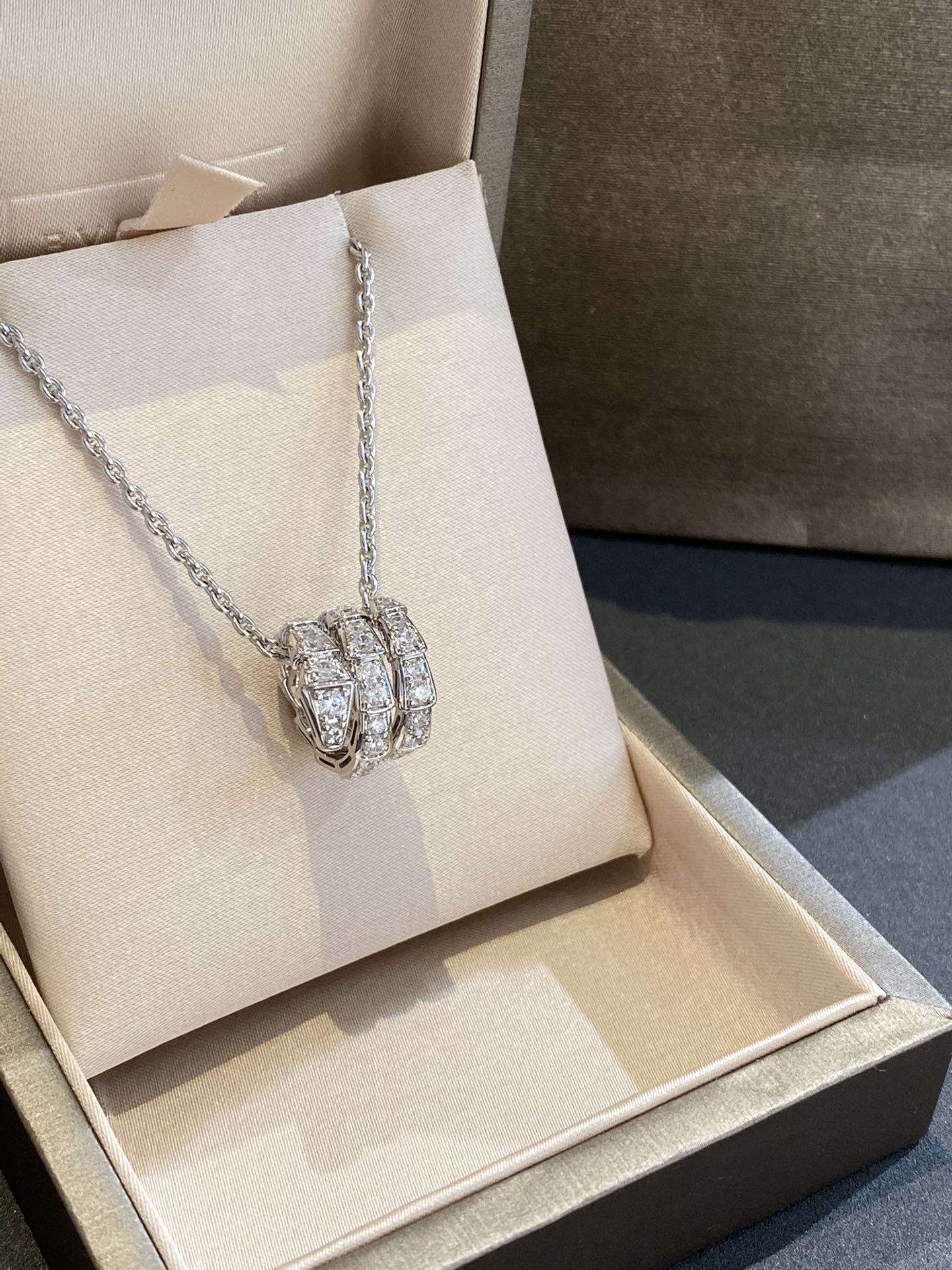 불가리 Bvlgari 세르펜티 바이퍼 SERPENTI VIPER 목걸이
