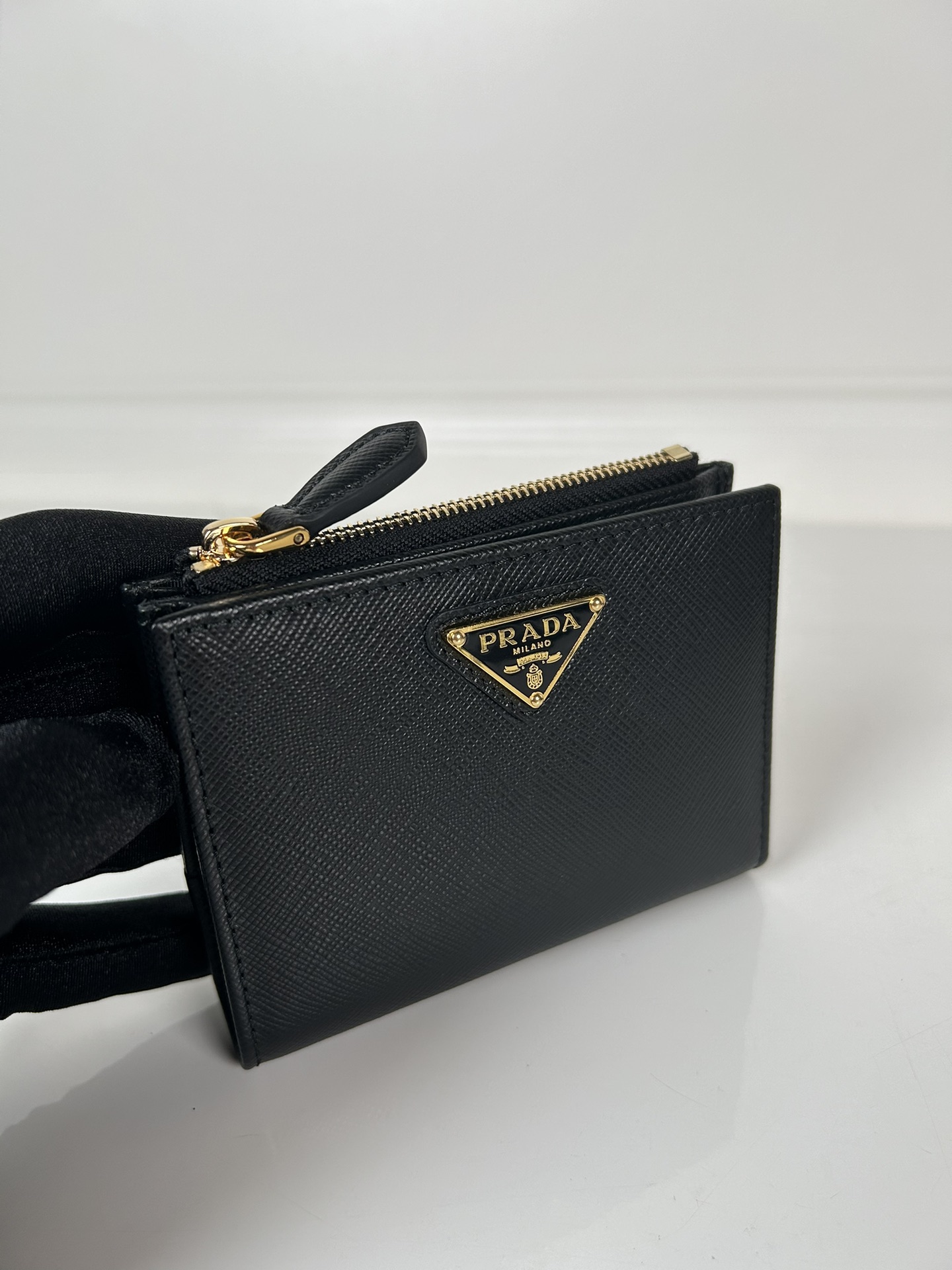 프라다 Prada 1MIO5O 지갑 11.5CM