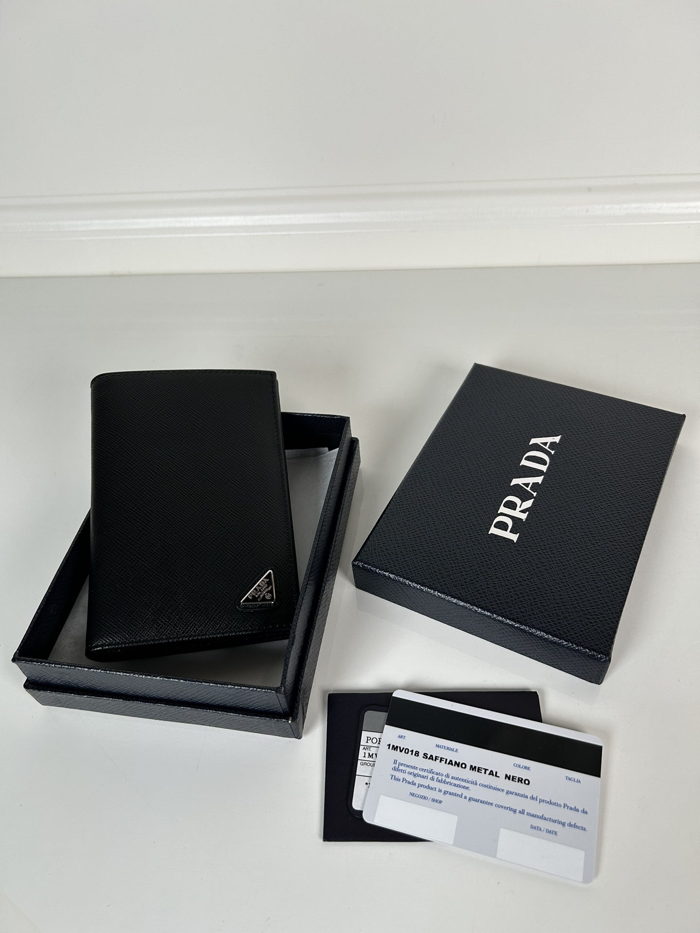 프라다 Prada 1MV018 지갑 9.5CM