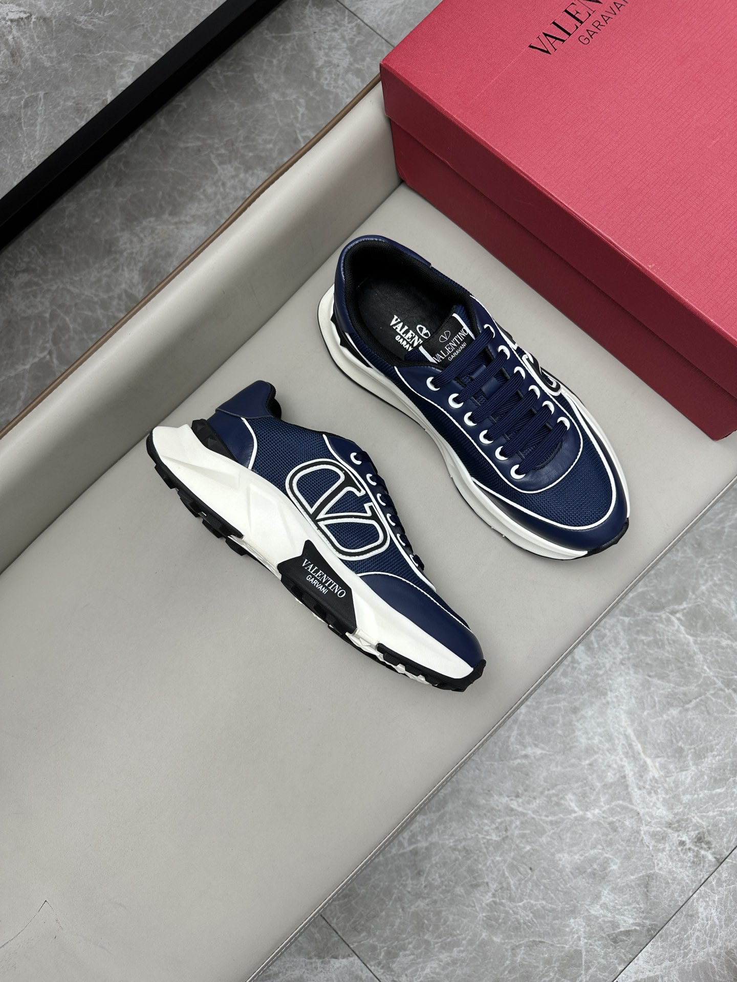 발렌티노 Valentino 스니커즈