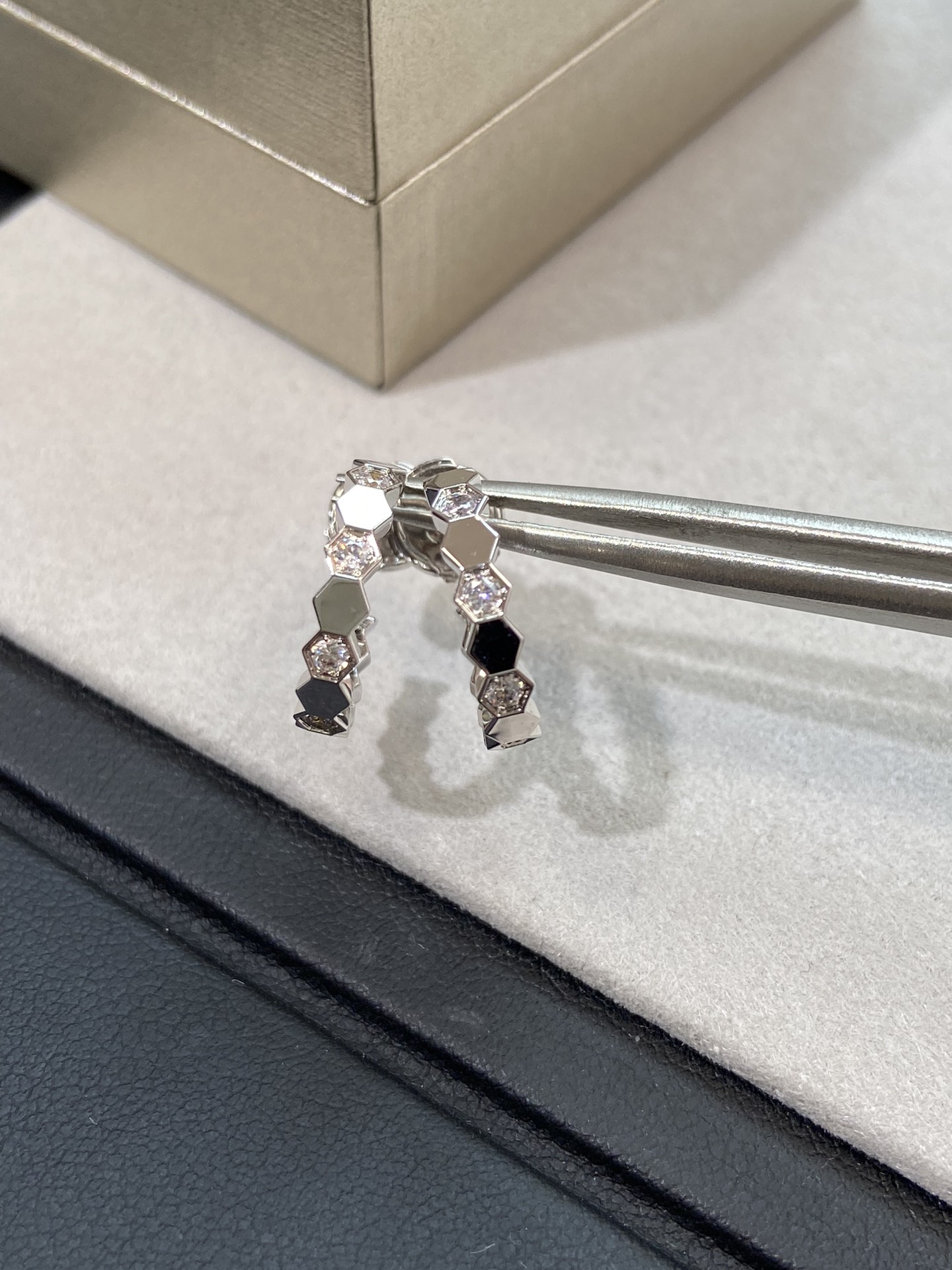 쇼메 Chaumet BEE MY LOVE 귀걸이