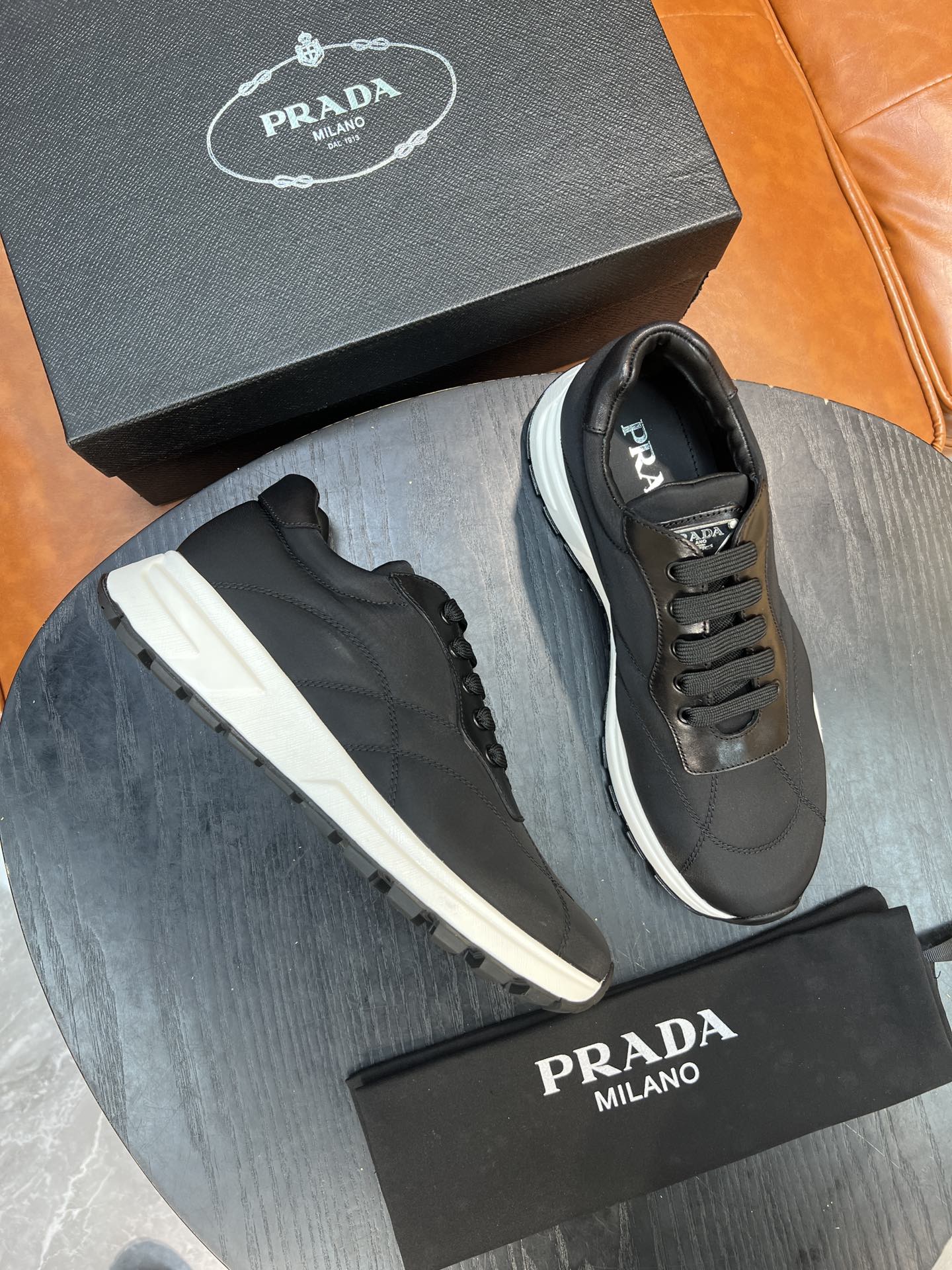프라다 Prada 스니커즈
