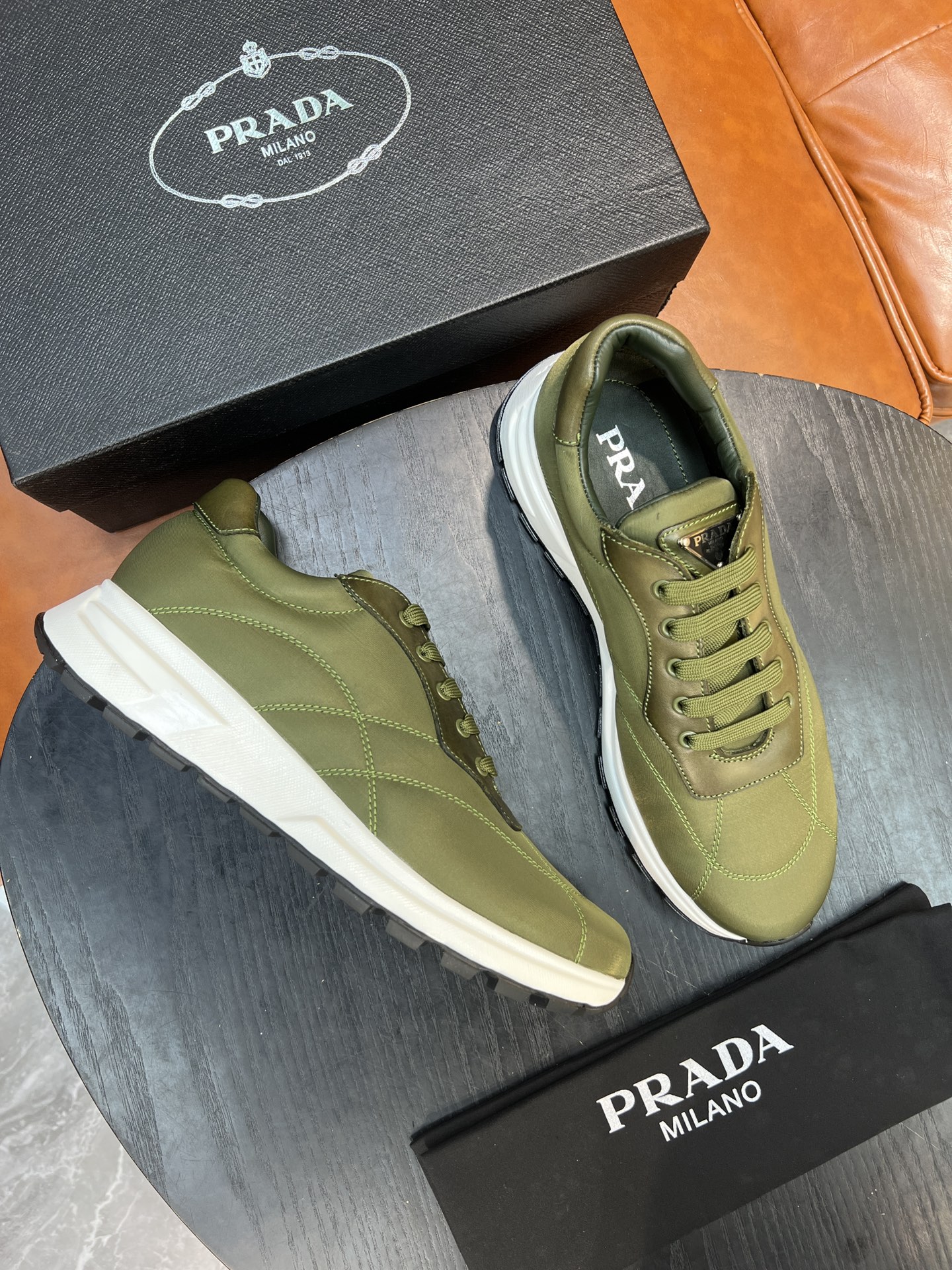 프라다 Prada 스니커즈