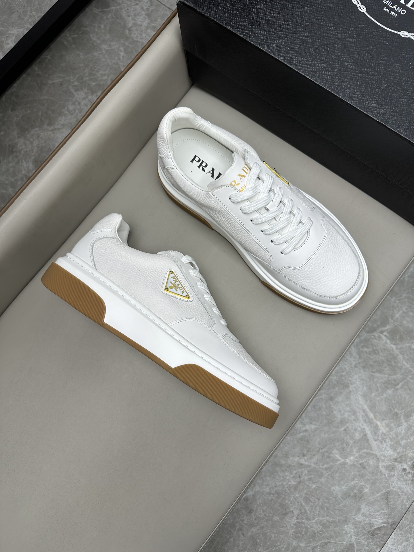 프라다 Prada 스니커즈