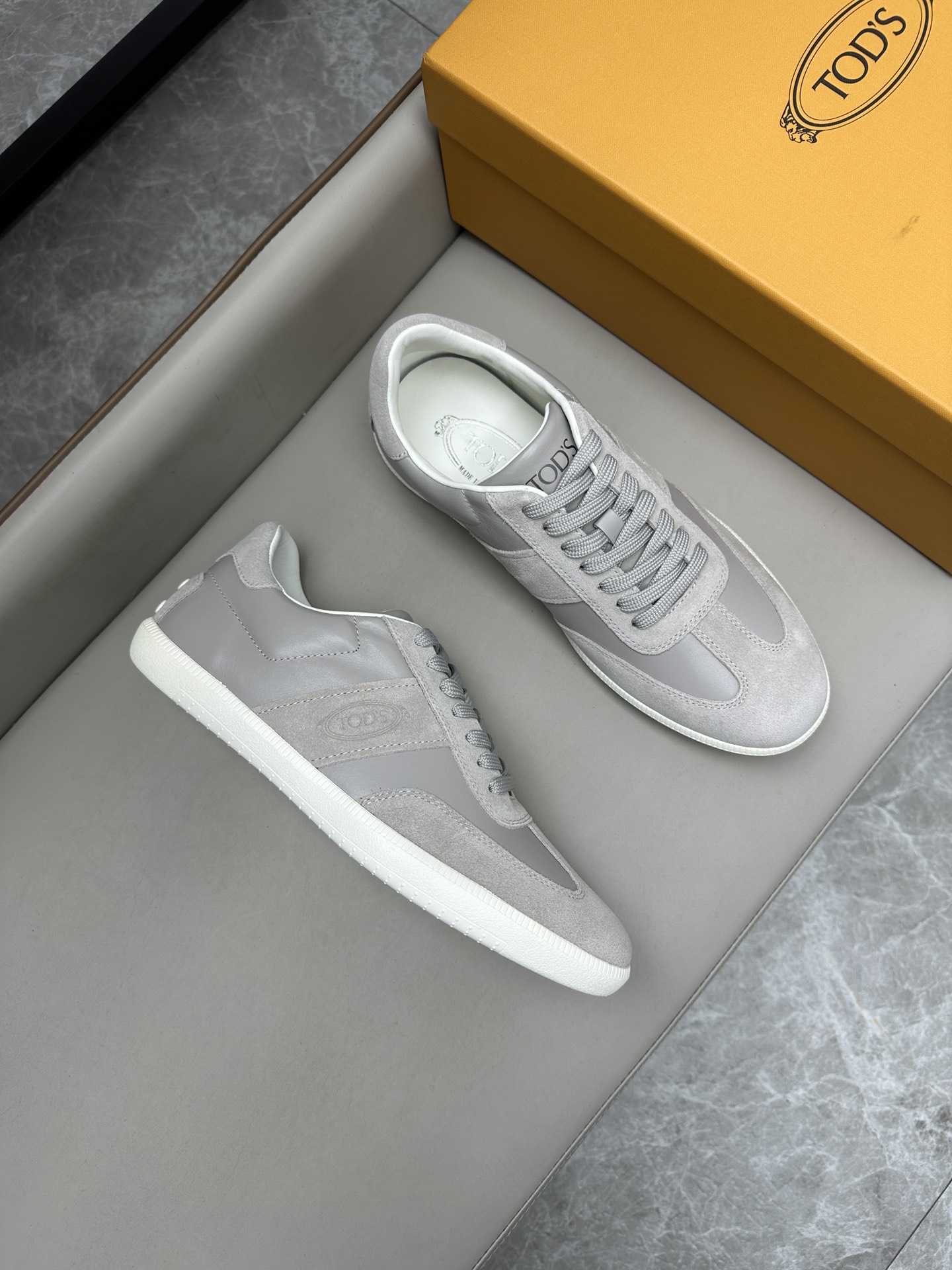 토즈 TOD'S 스니커즈