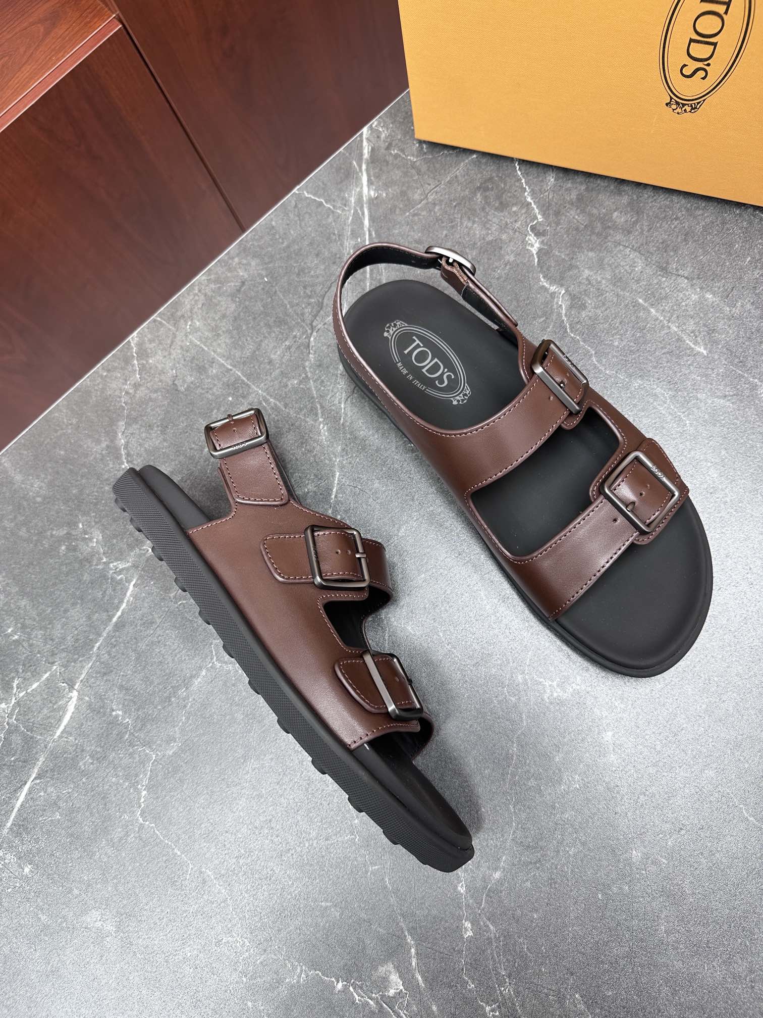 토즈 TOD'S 샌들