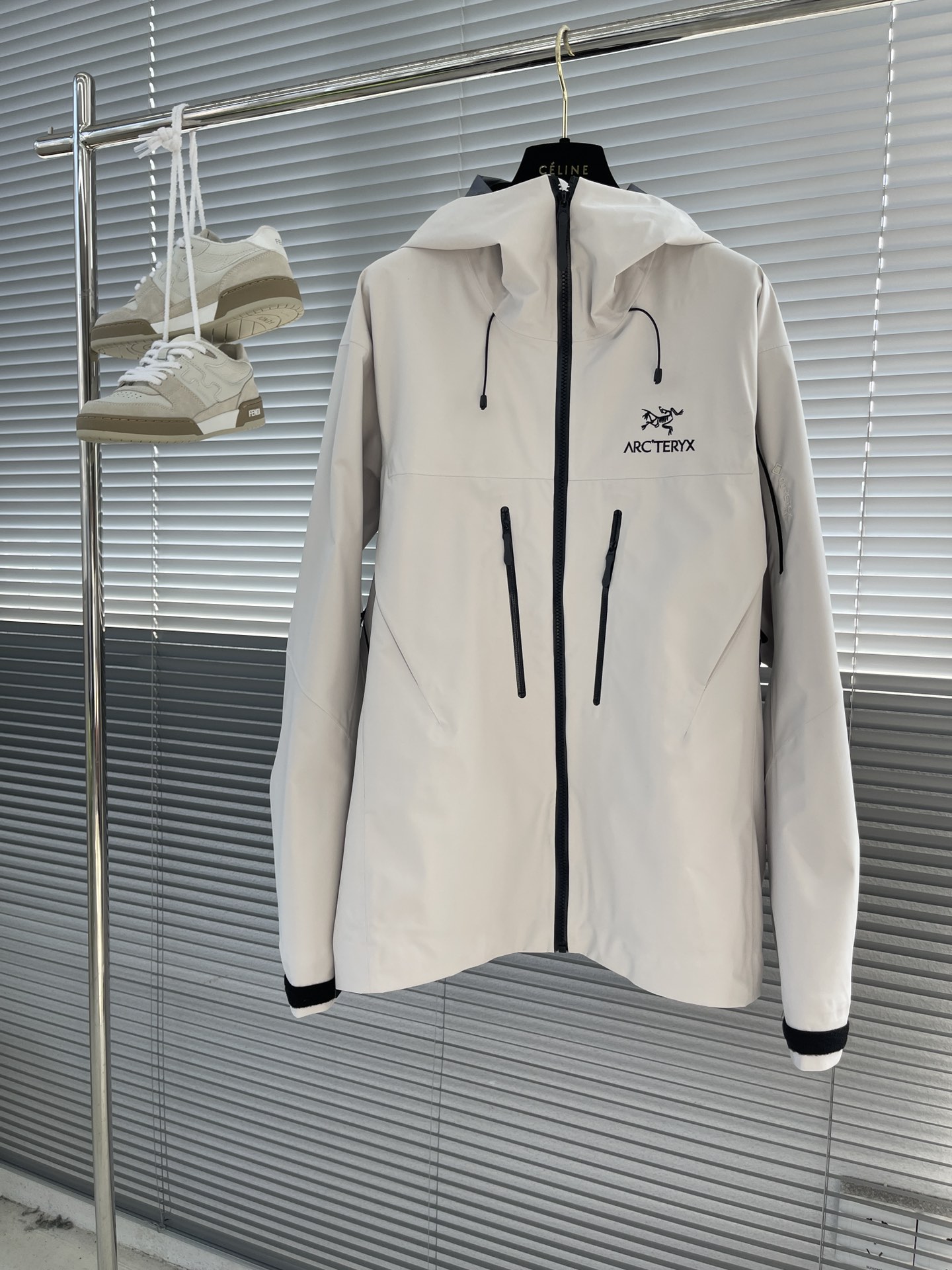 아크테릭스 ARC'TERYX 재킷