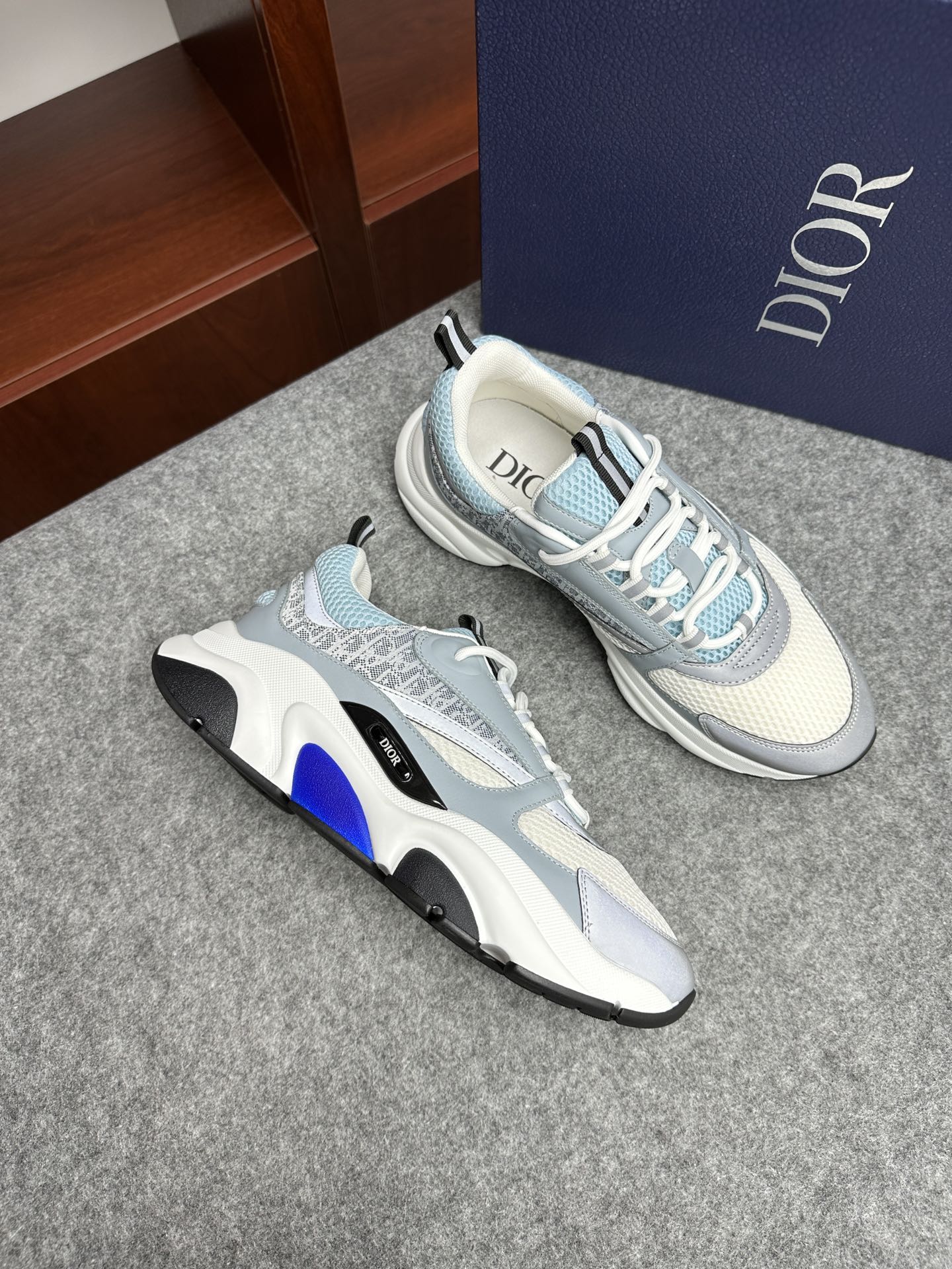 디올 Dior 스니커즈