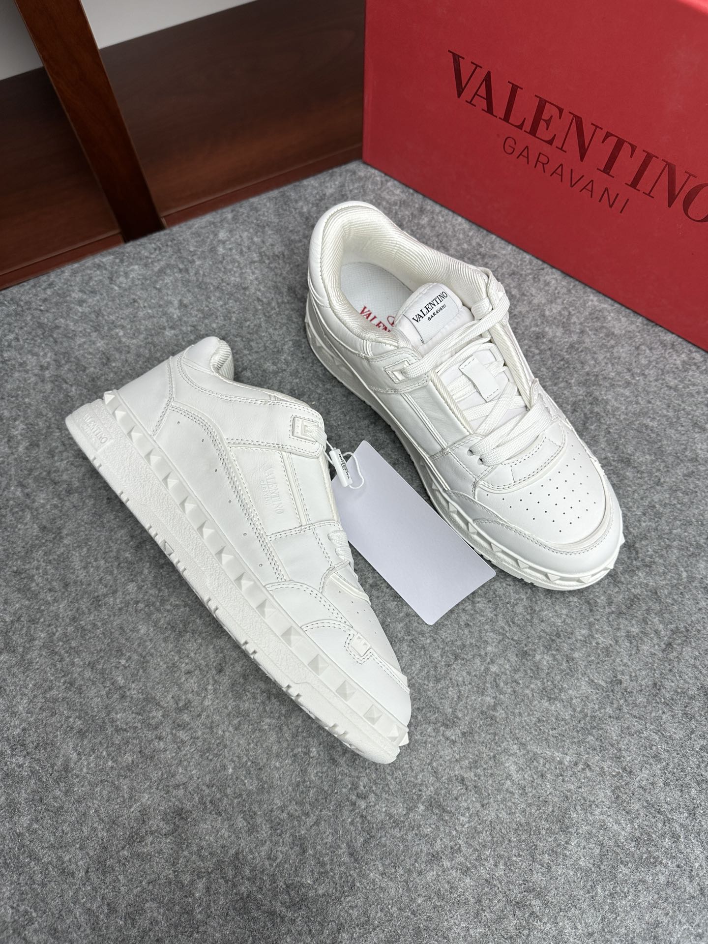 발렌티노 Valentino 스니커즈