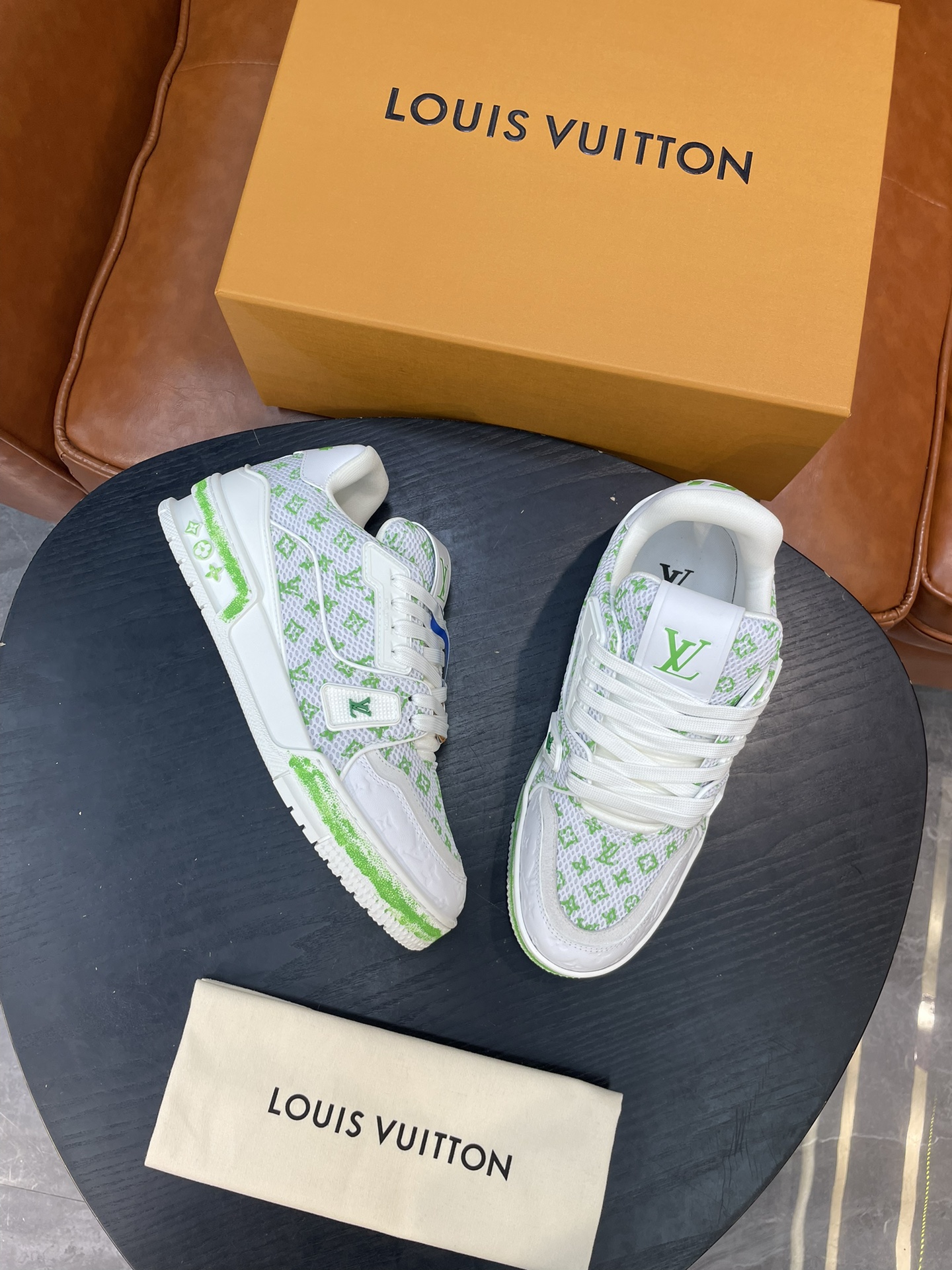 루이비통 Louis Vuitton 스니커즈