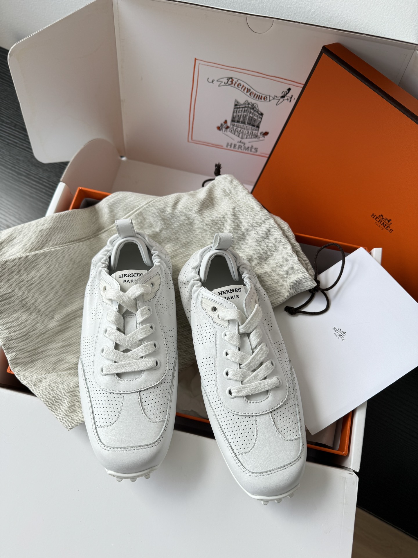 에르메스 Hermes 스니커즈