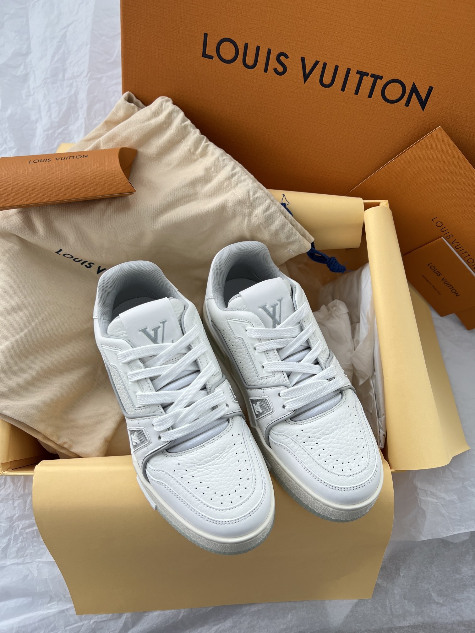 루이비통 Louis Vuitton 스니커즈