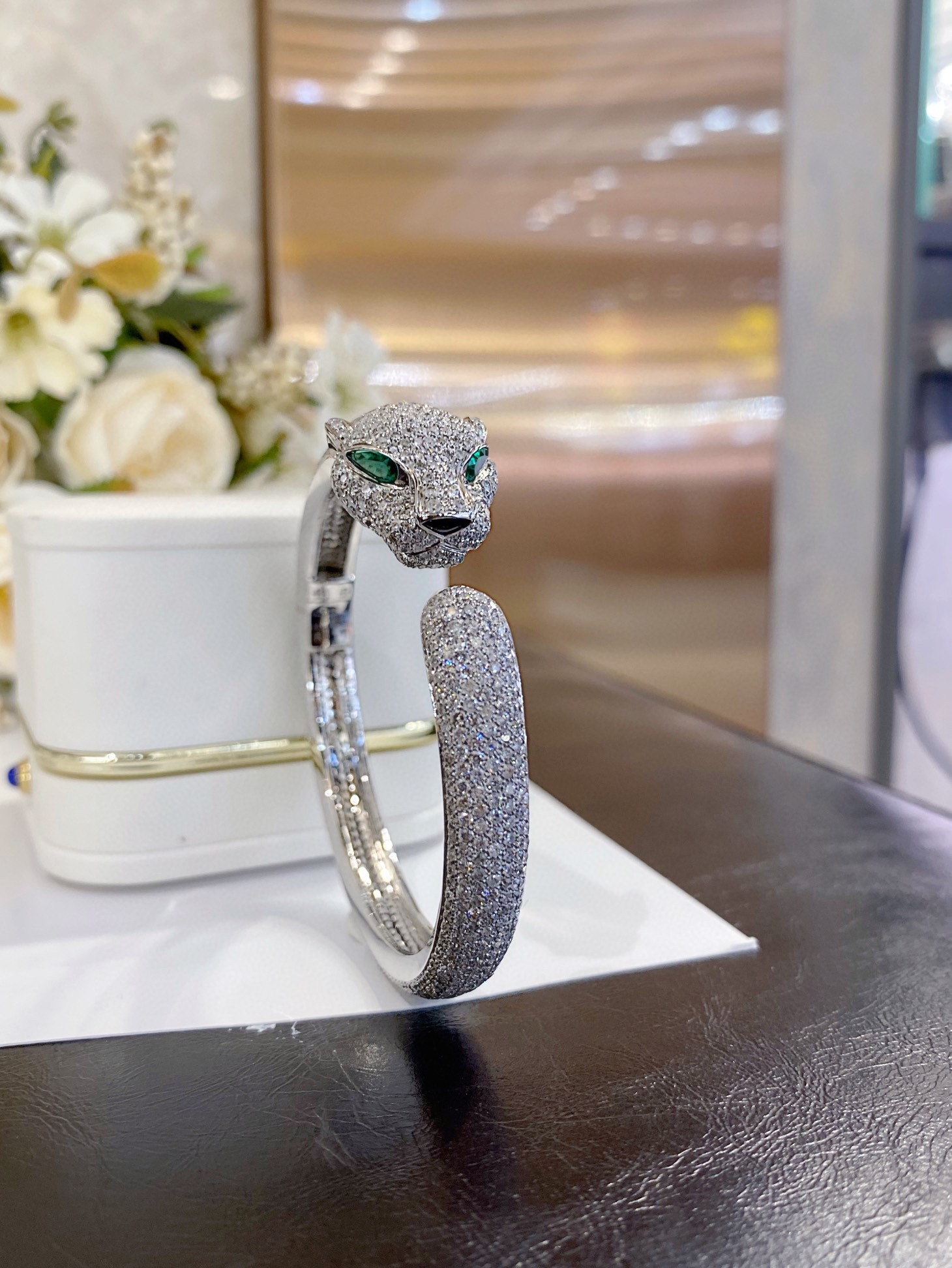 까르띠에 Cartier PANTHÈRE DE CARTIER 팬더 드 까르띠에 팔찌