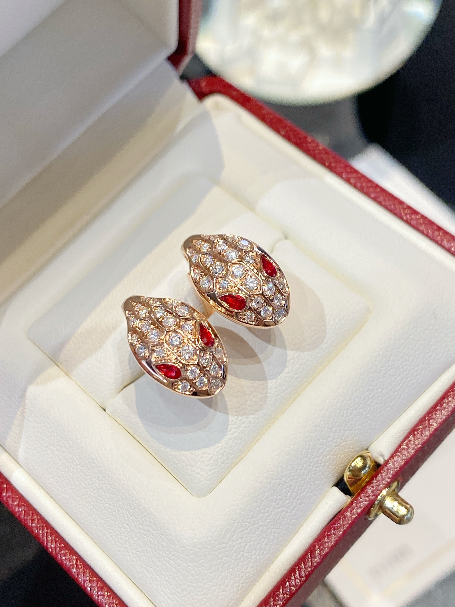 불가리 Bvlgari SERPENTI VIPER 세르펜티 바이퍼 귀걸이