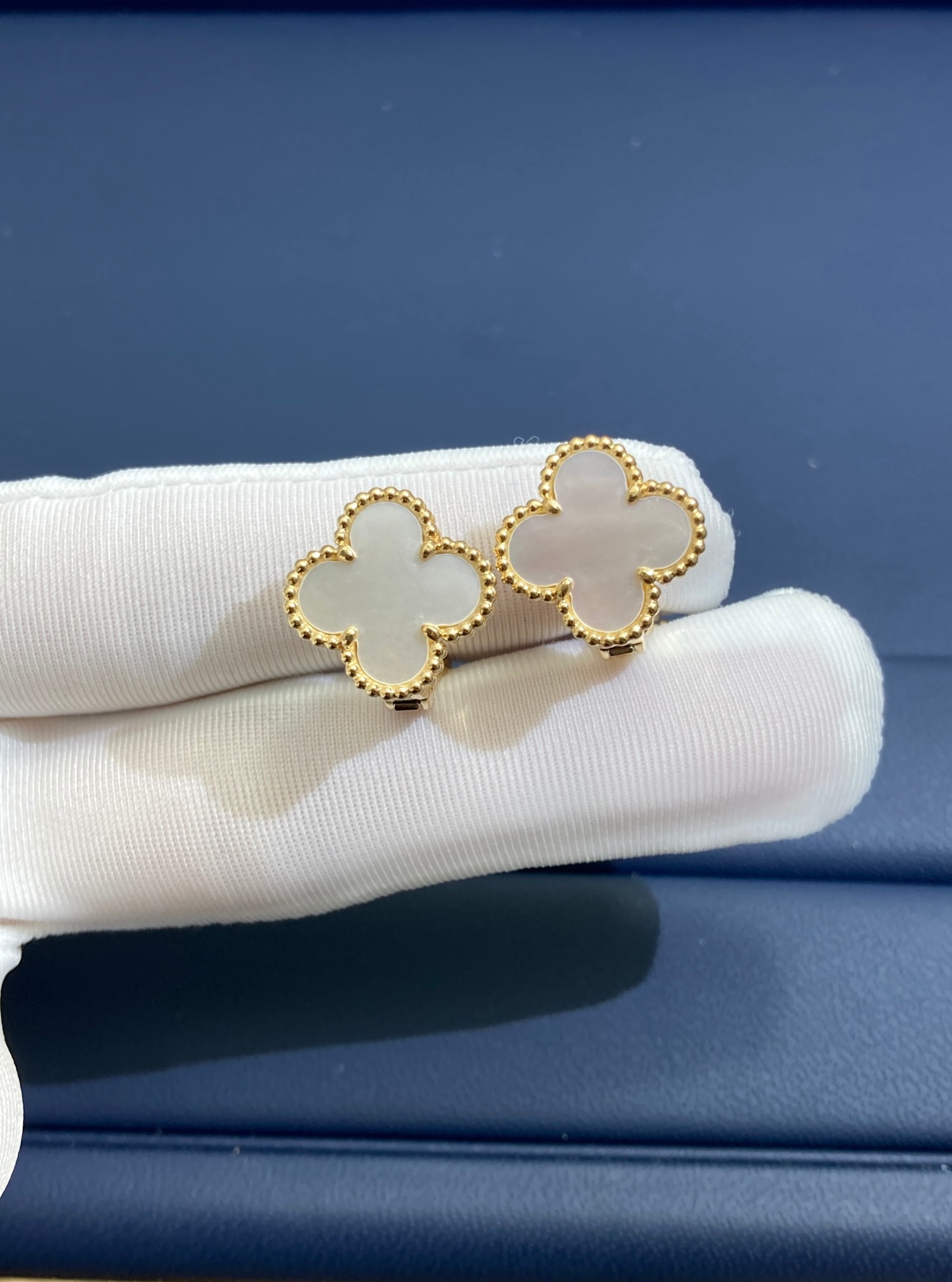 반클리프 Van Cleef & Arpels 스위트 알함브라 Sweet Alhambra 귀걸이