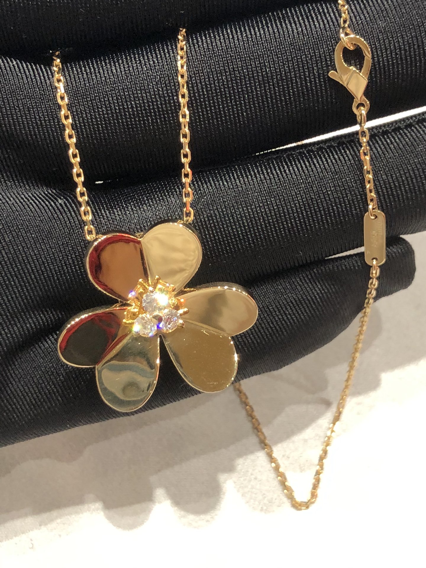 반클리프 Van Cleef & Arpels 프리볼 Frivole 목걸이