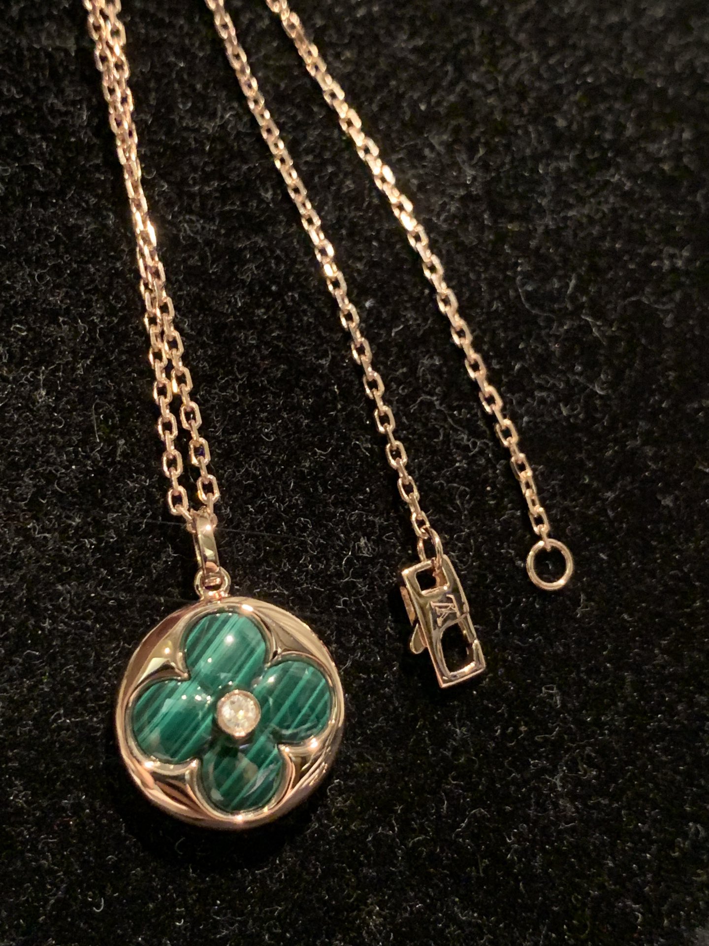 루이 비통 Louis Vuitton  목걸이