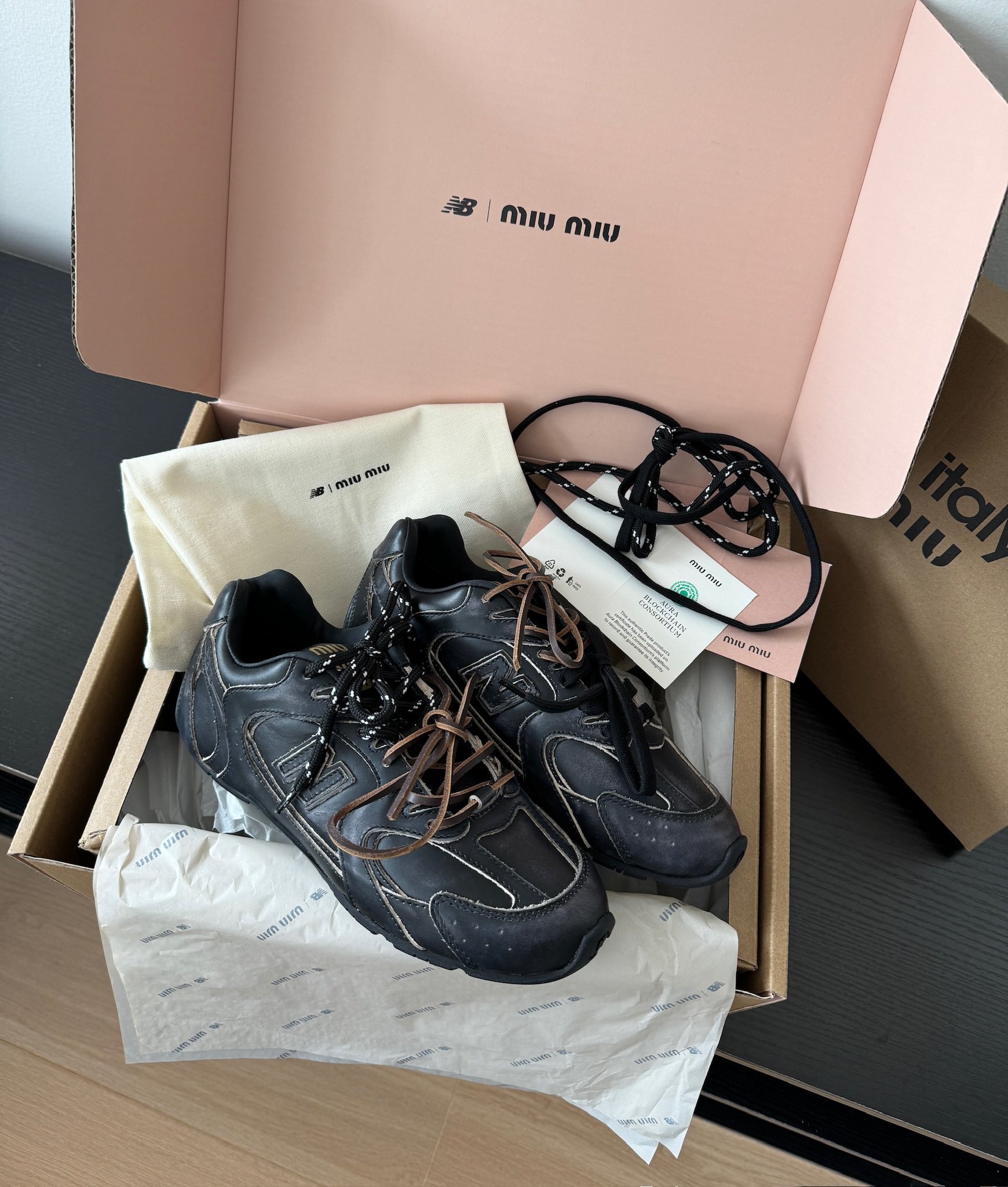 Miu Miu 스니커즈