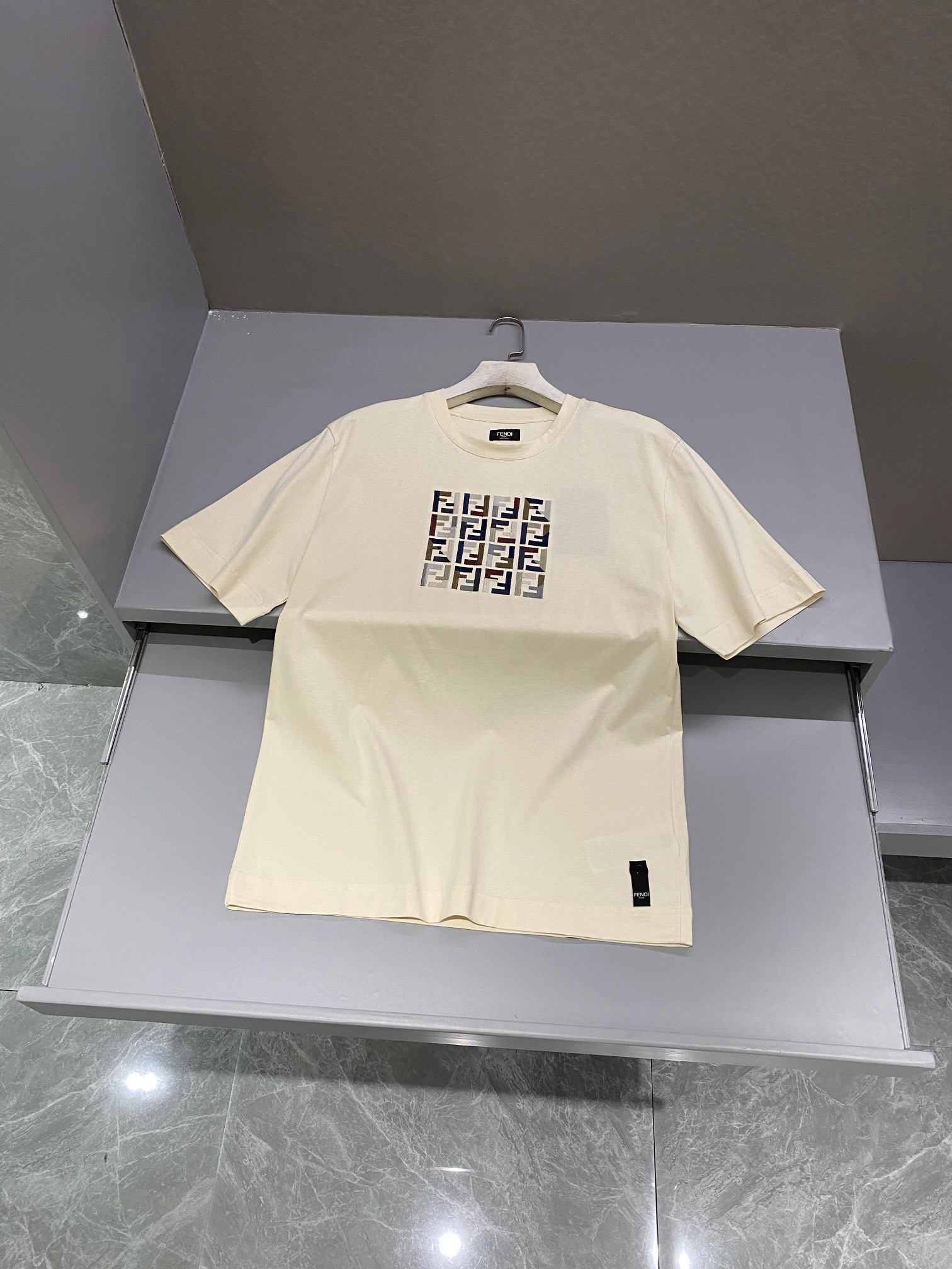 펜디 FENDI 반팔 티셔츠