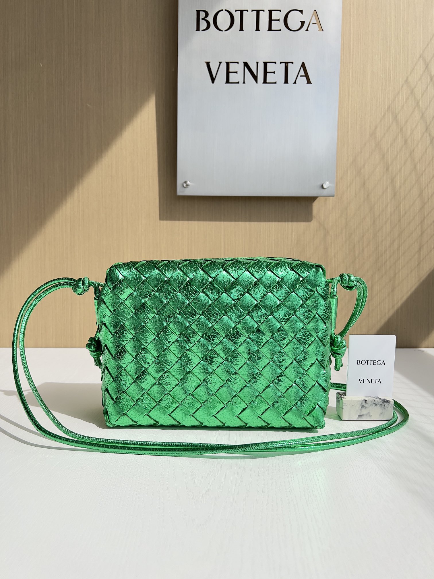 보테가베네타 Bottega Veneta Loop 666689 22cm