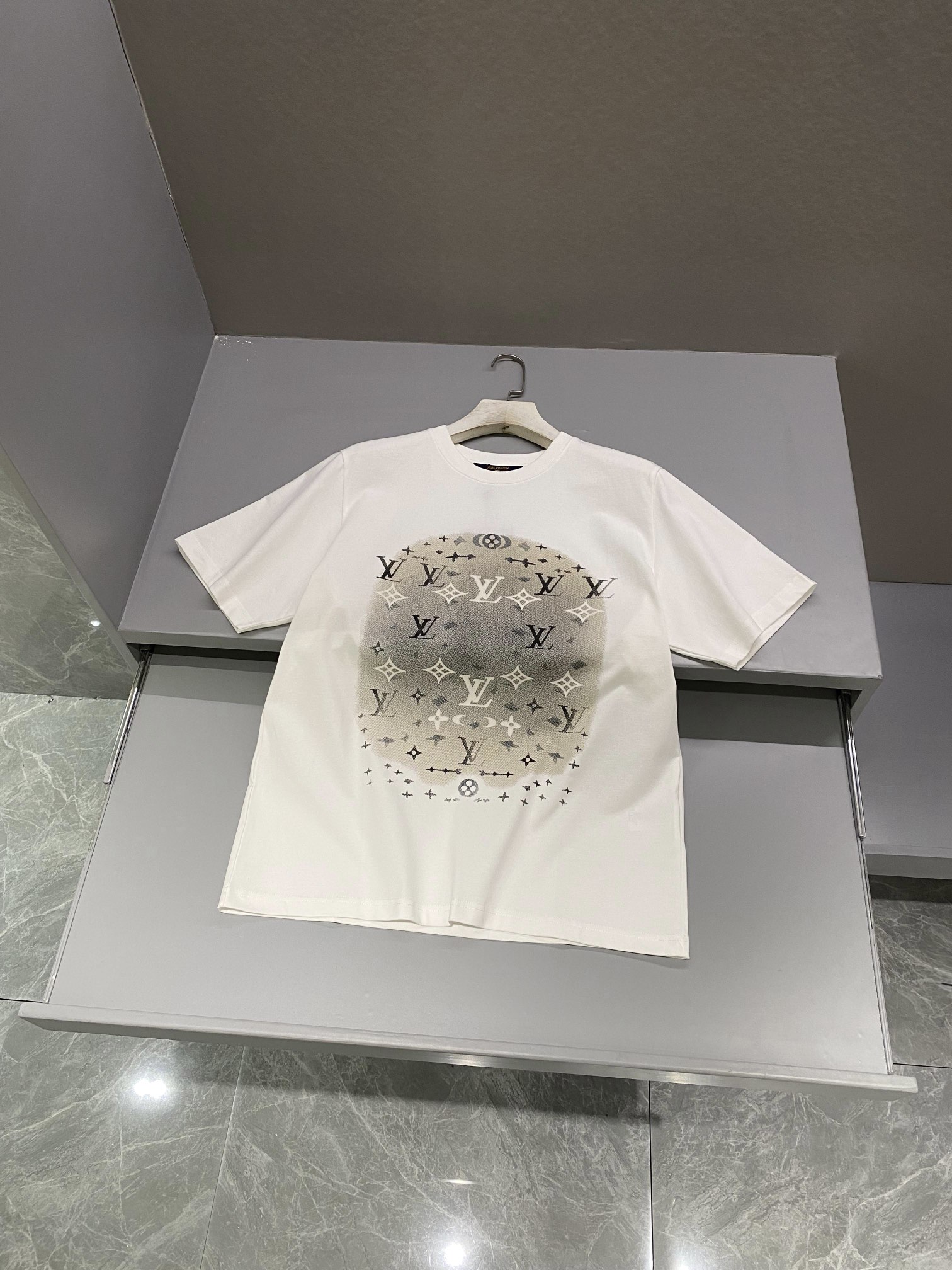 루이비통 Louis Vuitton 반팔 티셔츠
