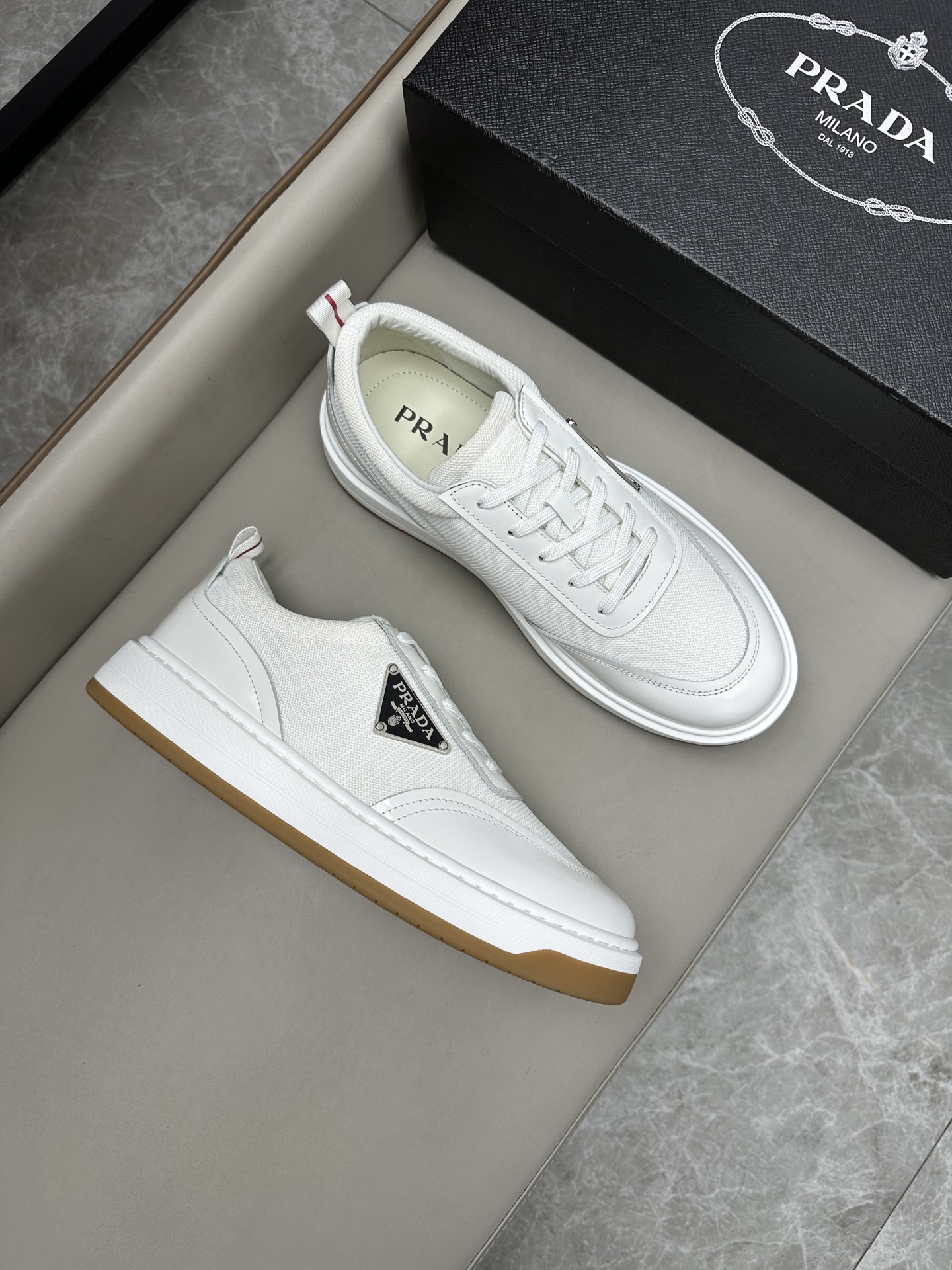 프라다 Prada 스니커즈