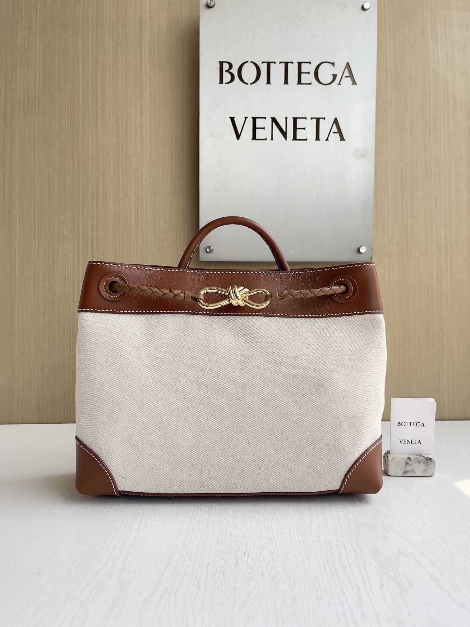 보테가베네타 Bottega Veneta Andiamo 743572