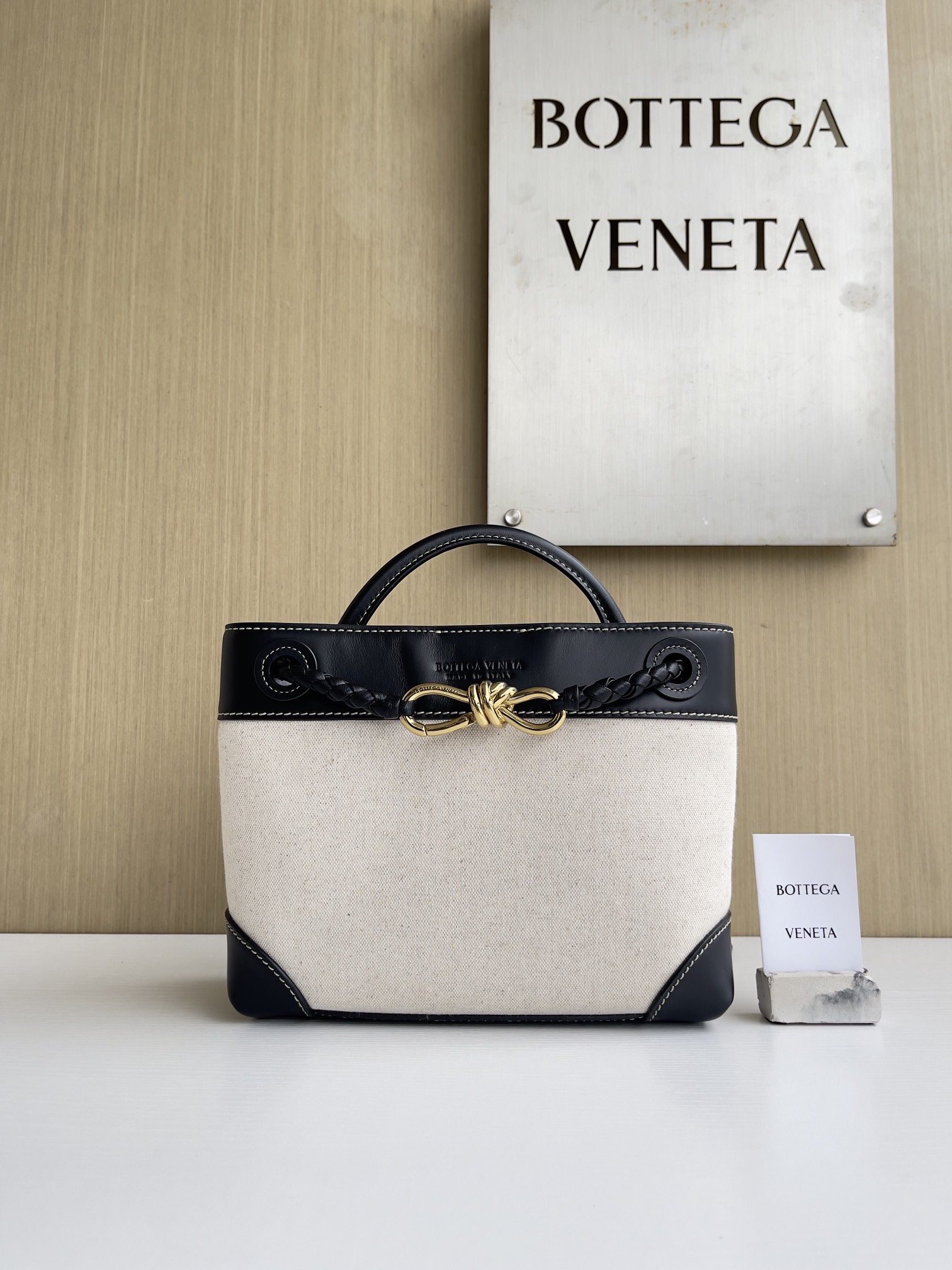 보테가베네타 Bottega Veneta Andiamo 토트 백 791594