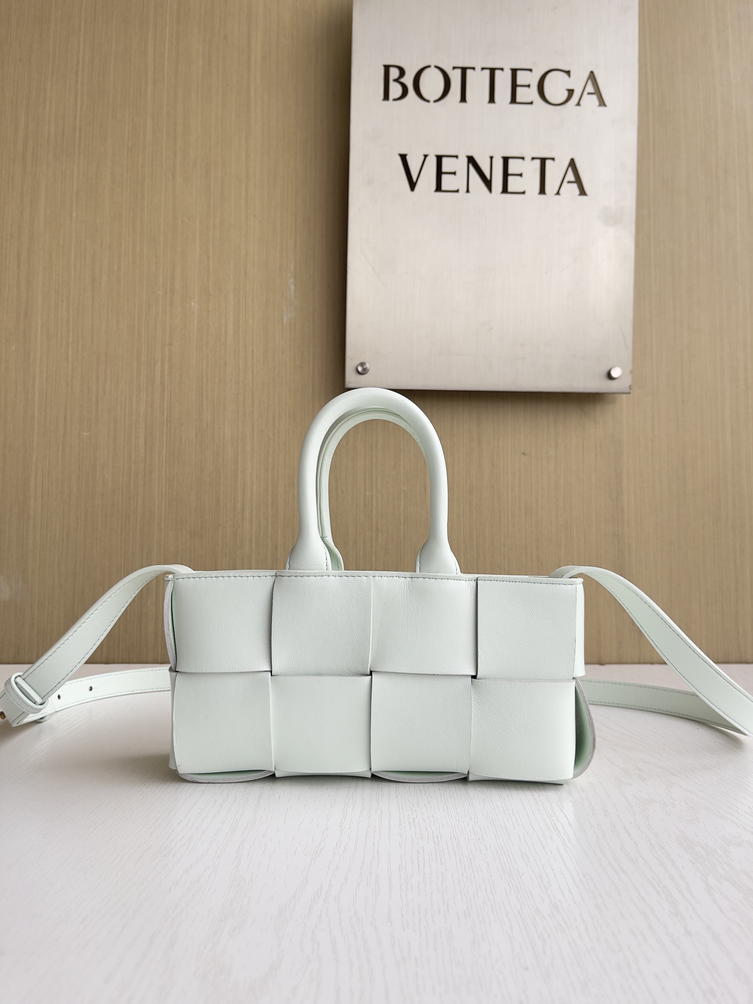 보테가베네타 Bottega Veneta MINI East-West Arco Tote 토트 백 776778