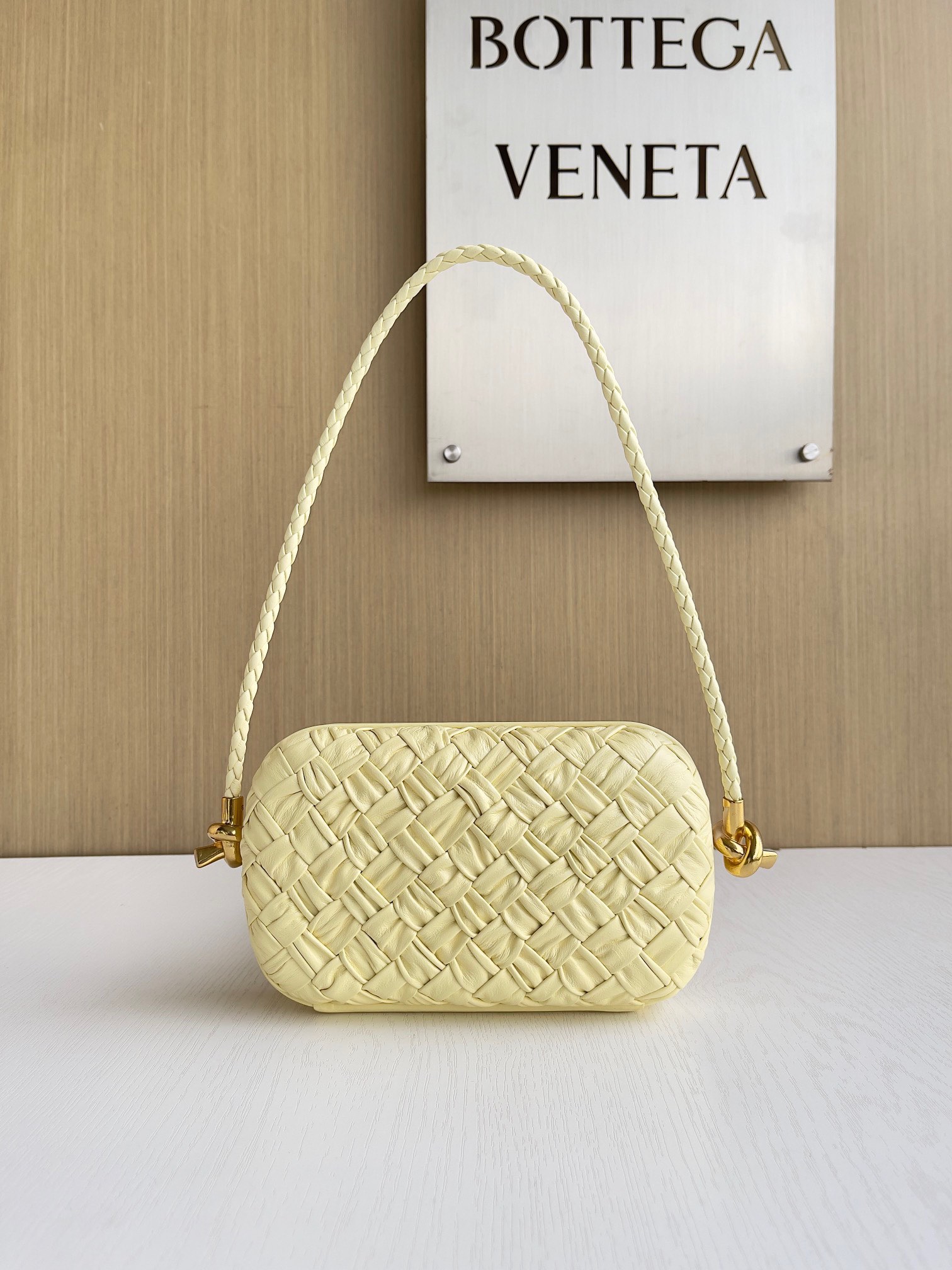 보테가베네타 Bottega Veneta Knot 717623