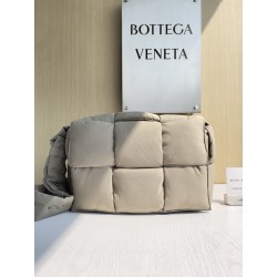 보테가 베네타 Bottega Veneta 크로스 백 743623