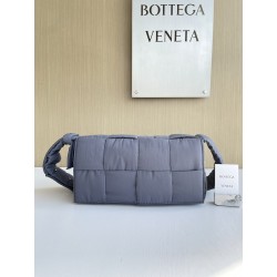 보테가 베네타 Bottega Veneta Cassette 크로스 백 628951